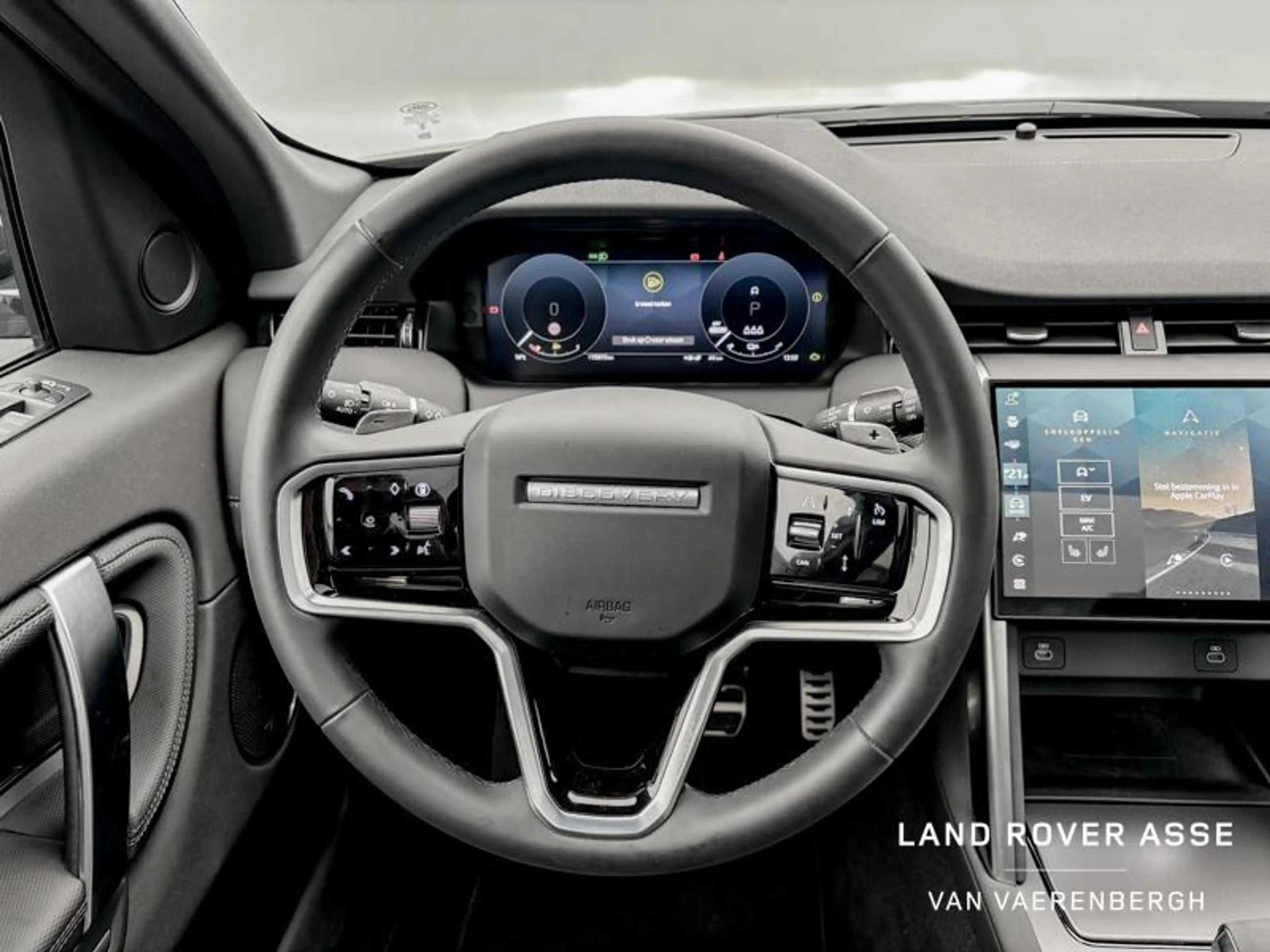 Land Rover Discovery Sport P300e Dynamic SE AWD — photo 11