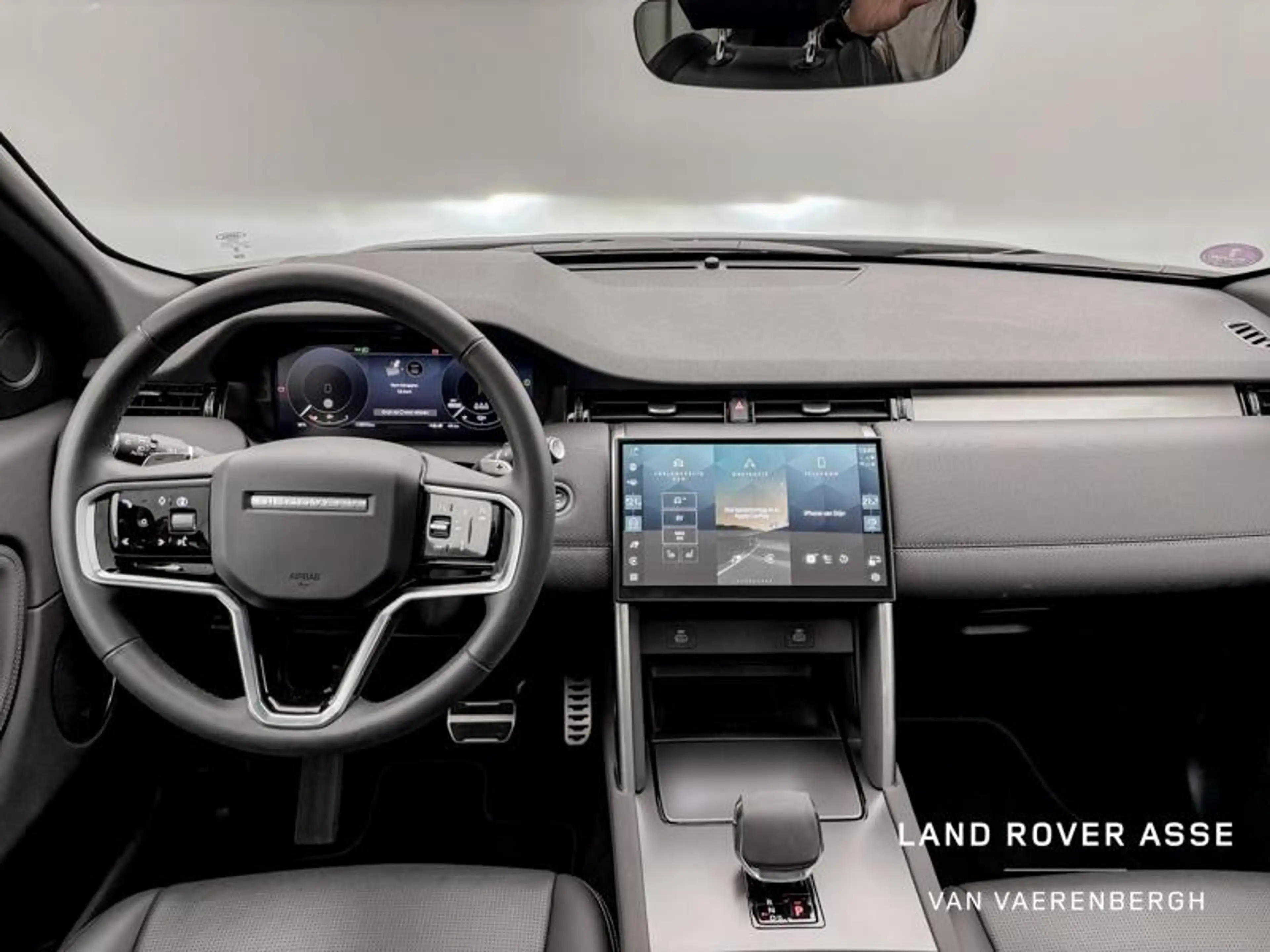 Land Rover Discovery Sport P300e Dynamic SE AWD — photo 5
