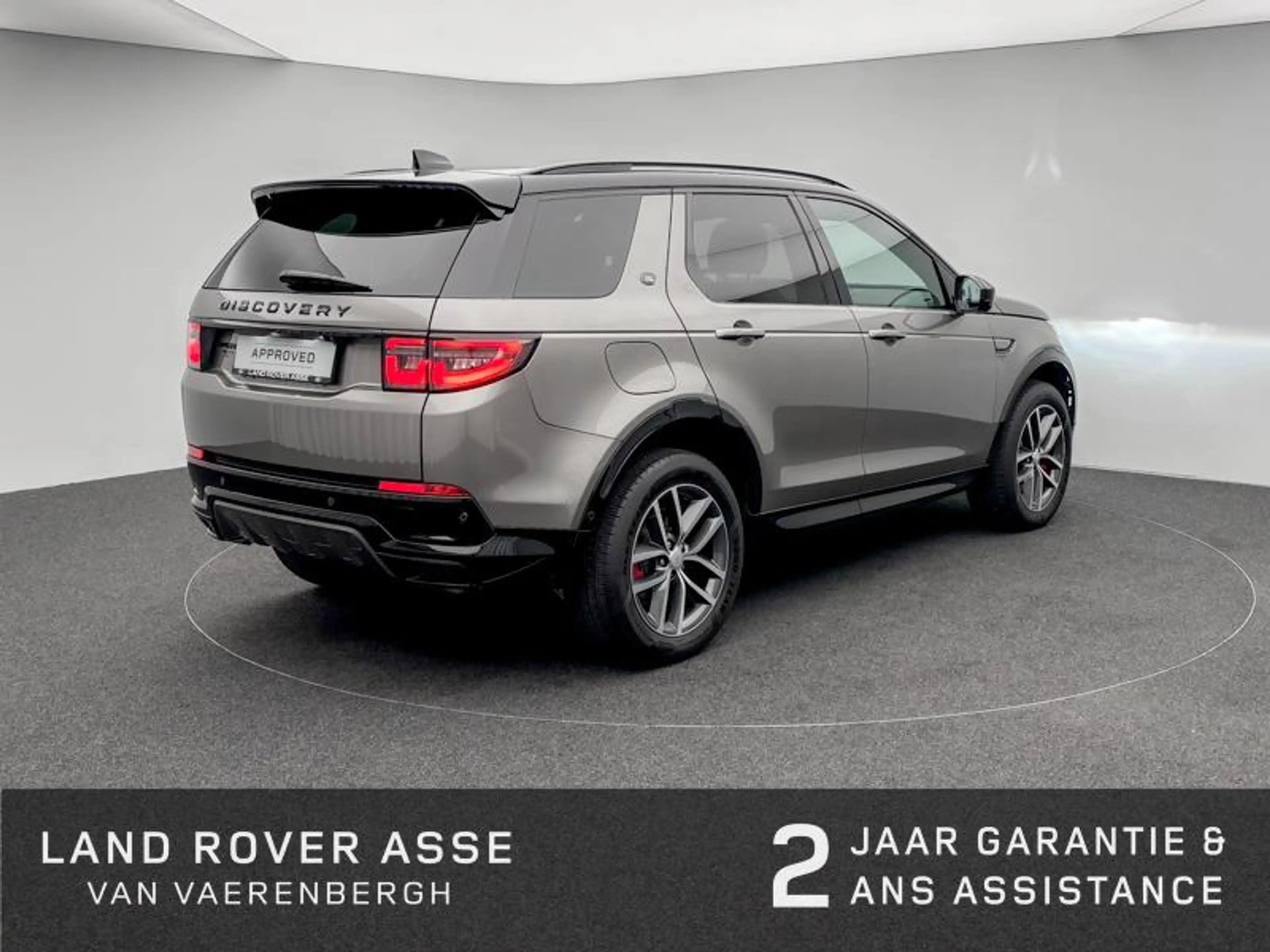 Land Rover Discovery Sport P300e Dynamic SE AWD — photo 2