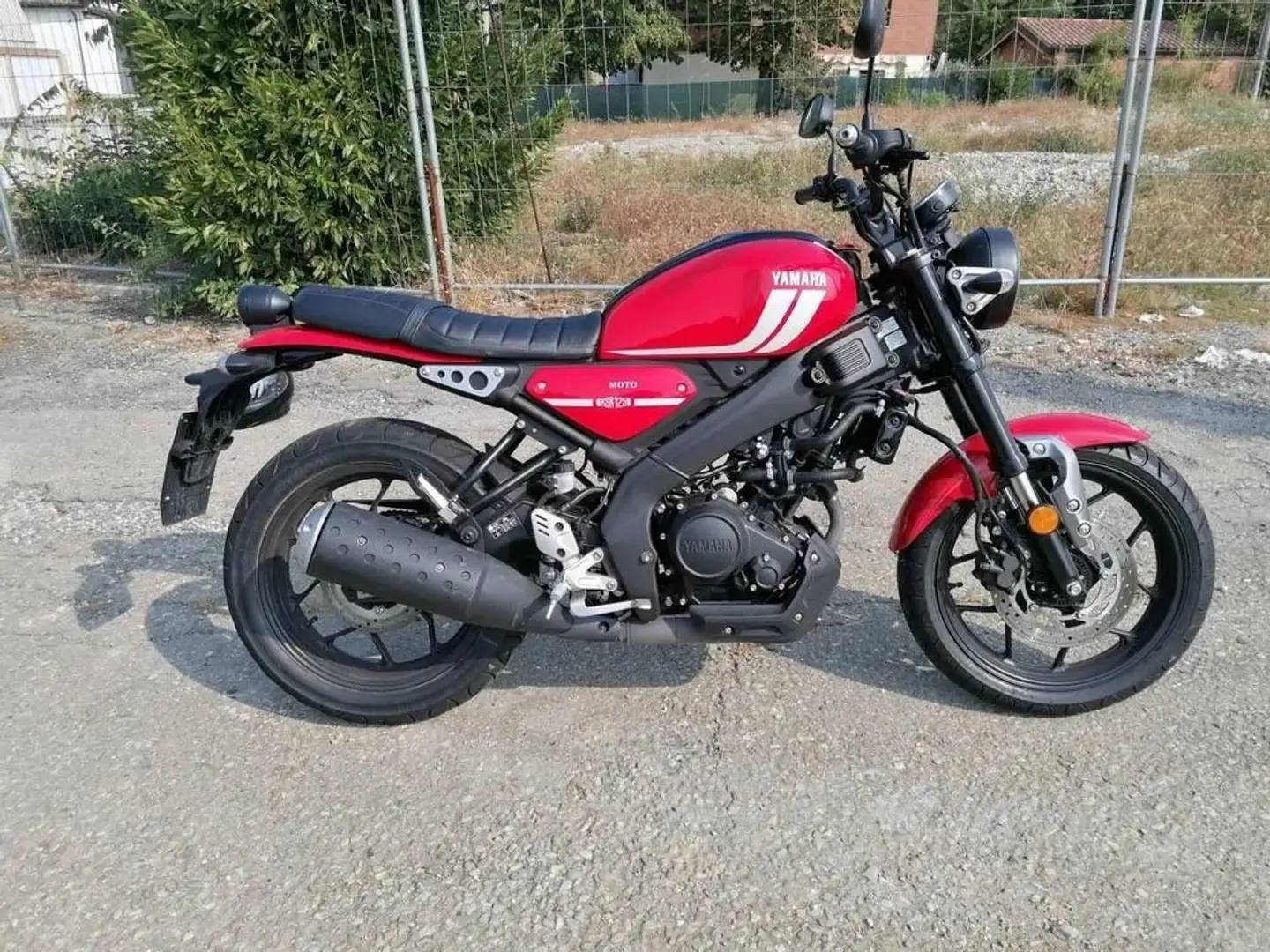 Yamaha XSR 125 Rot - 1