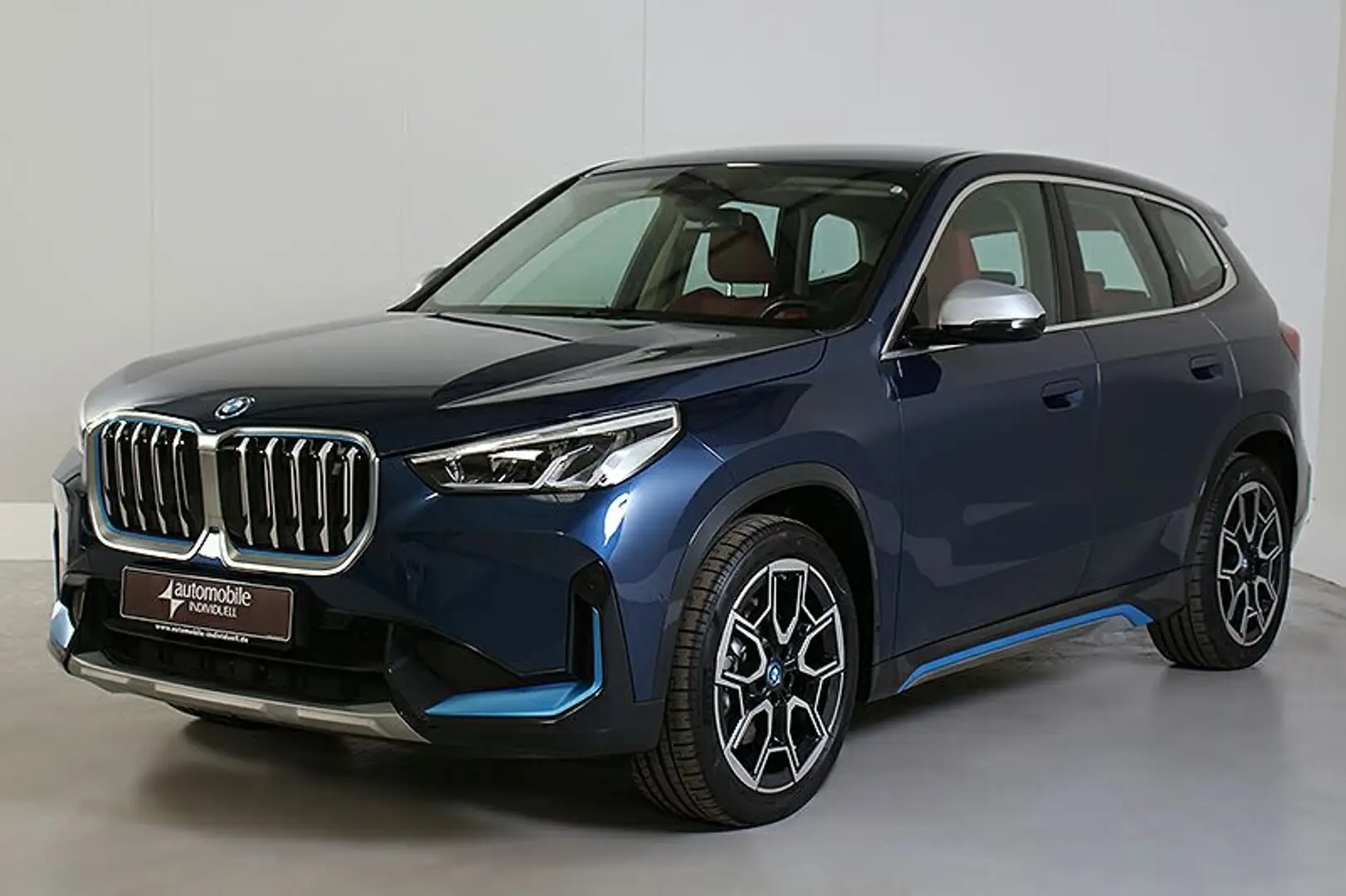 BMW iX1 xDr. 30 xLine Widescreen Sportsitze Kamera Kék - 2
