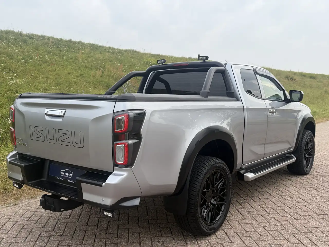 Isuzu D-Max 2024 — фото 8