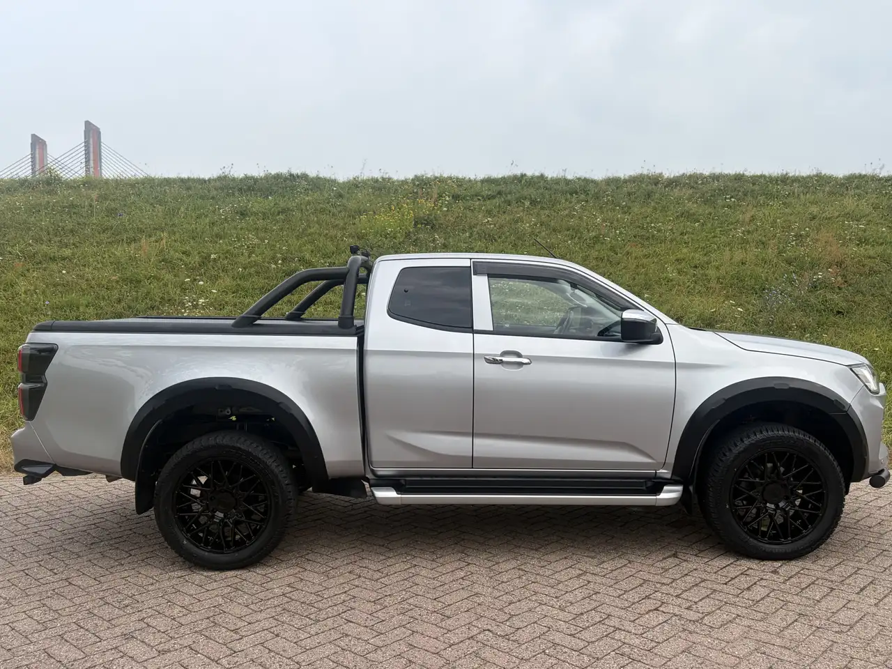 Isuzu D-Max 2024 — фото 9