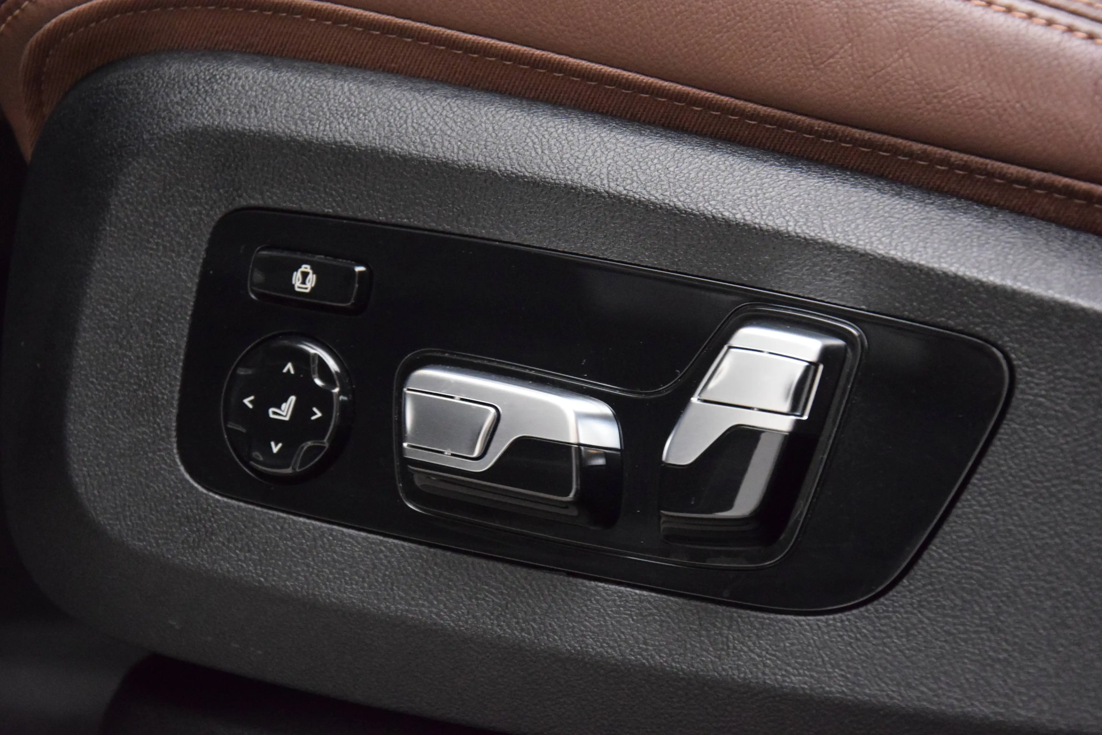 BMW X5 3.0A xDrive45e M-Sport Night Edition 08/2021 — photo 6