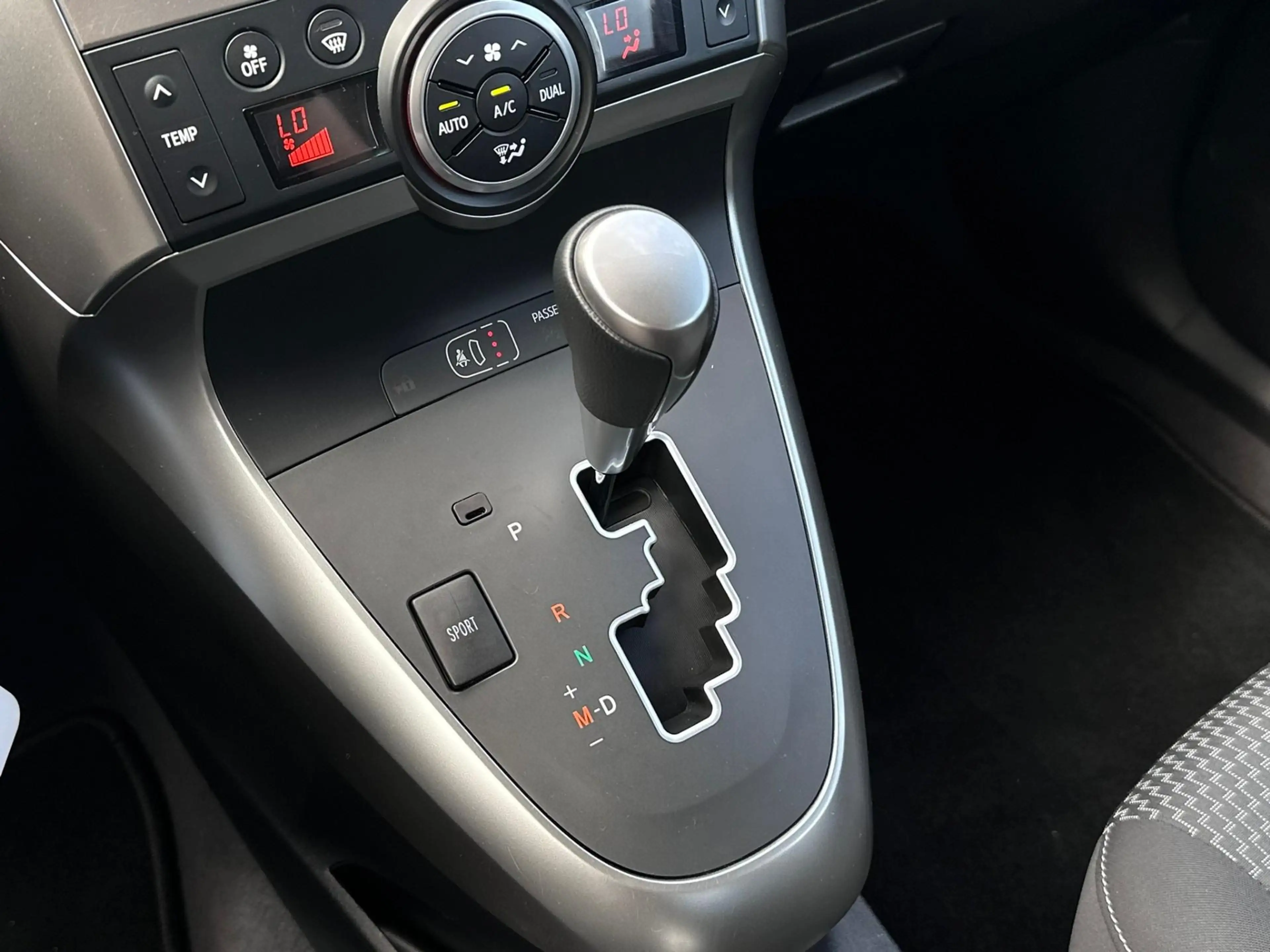 Toyota Verso 1.8 VVT-i Aspiration | Rijklaar | Automaat | Trekh — photo 14