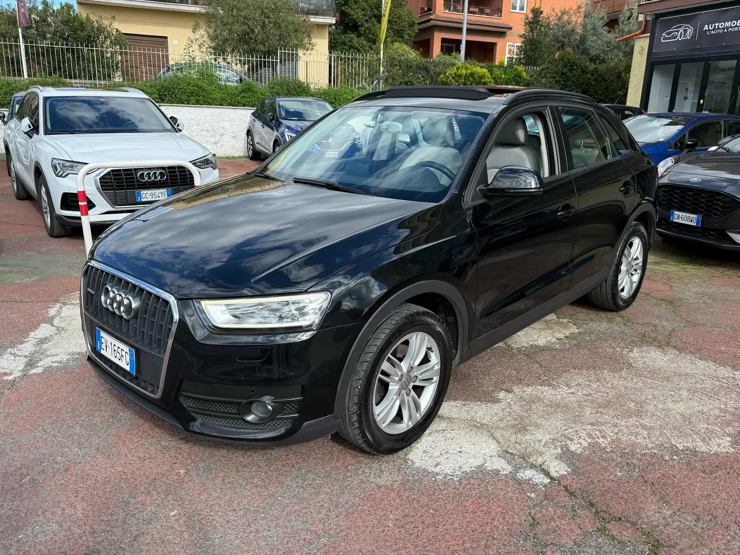 Audi Q3 2.0 tdi 140cv s-line AUTOMATICO *TETTO APRIBILE* Nero - 2