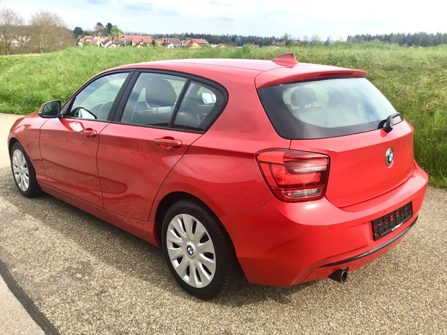 BMW 120 d Sport Line M-Sport Fahrwerk*NAVI*PDC*SHZ ! Červená - 2