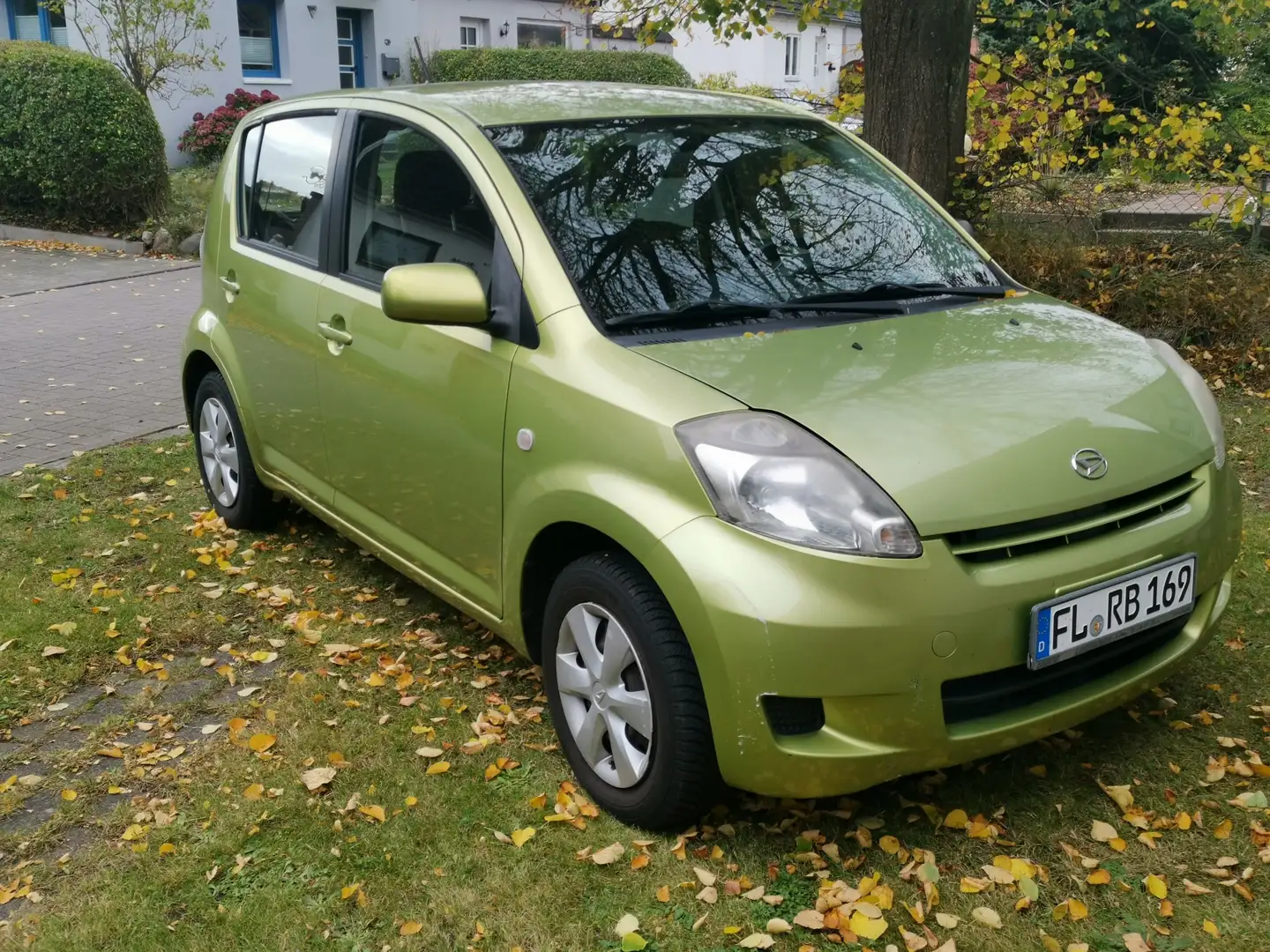 Daihatsu Sirion 1.0, HU 2/27, Ganzjahresreifen Zelená - 1