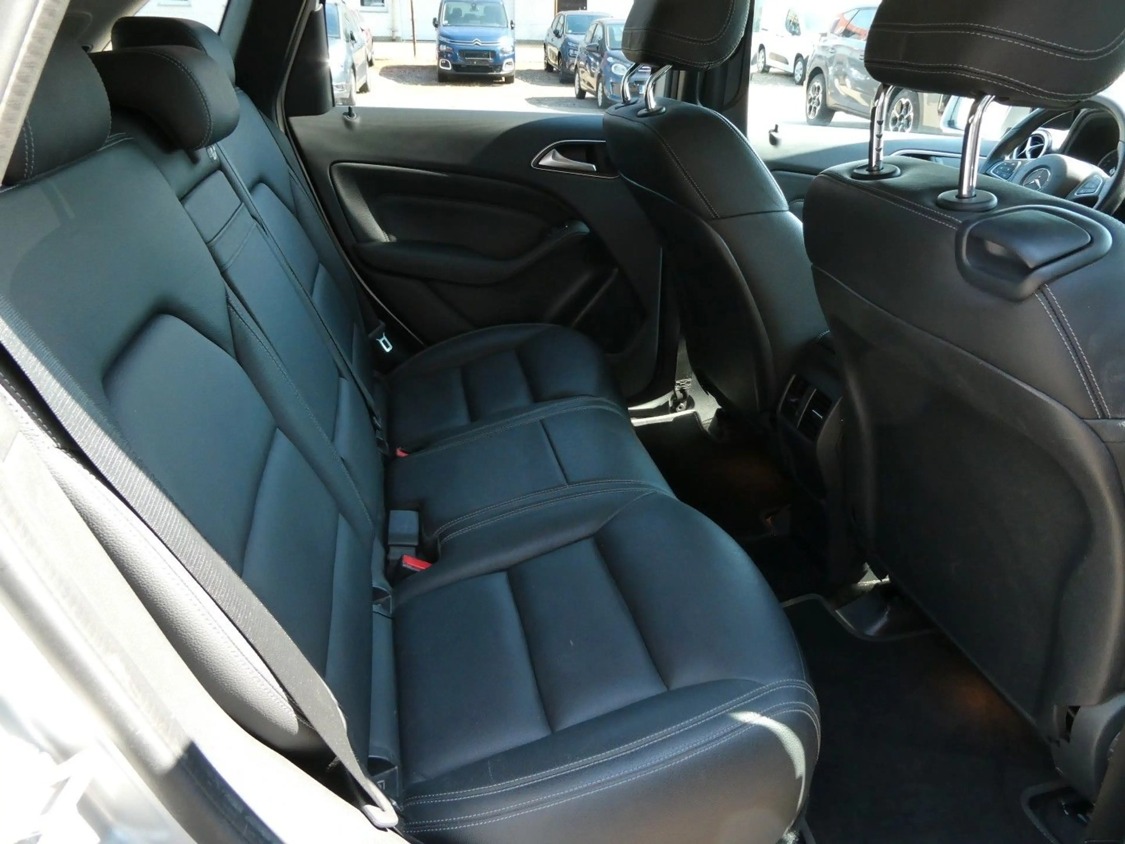Mercedes-Benz B 250 B B 250 eDrive — photo 7