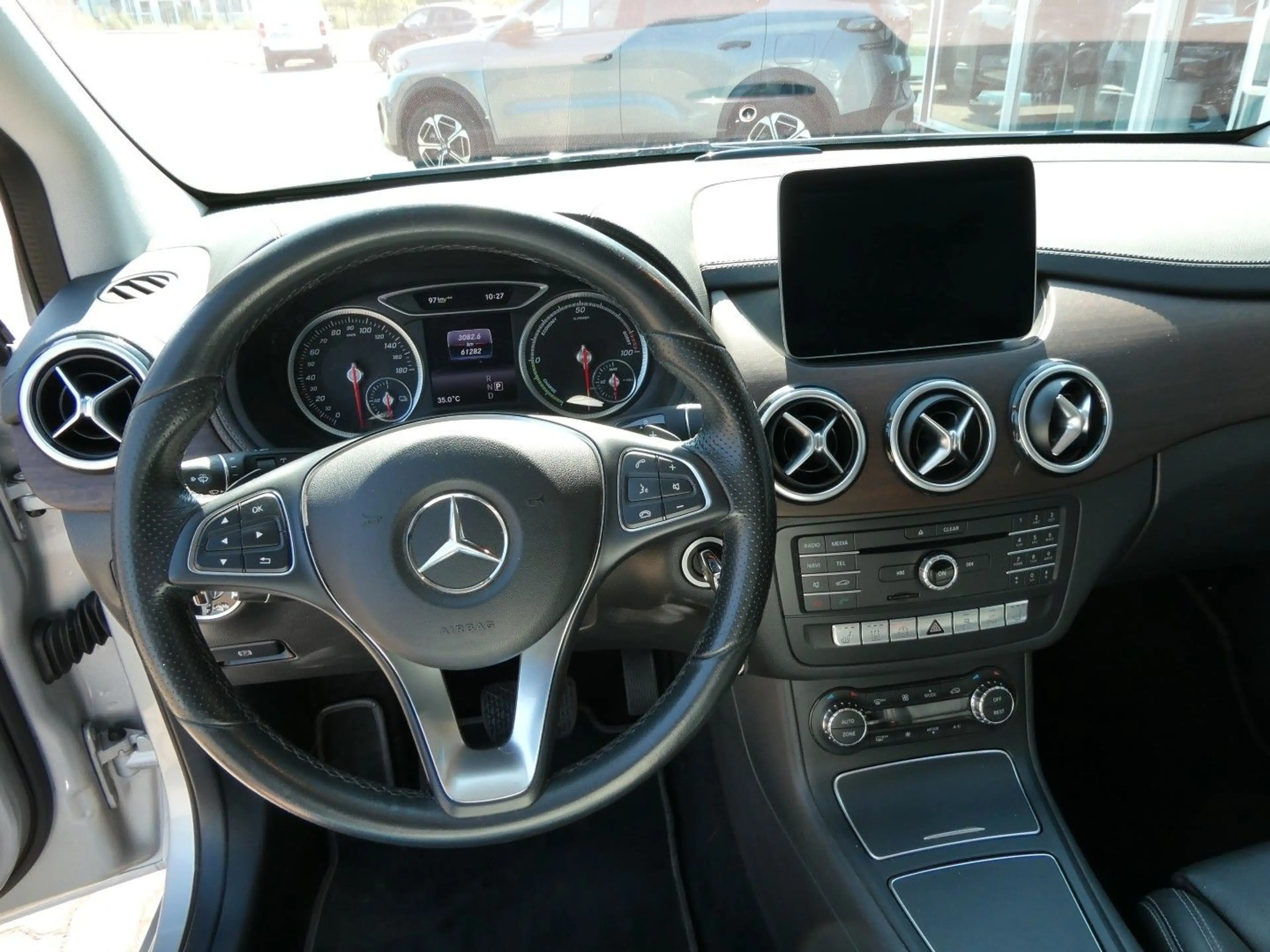 Mercedes-Benz B 250 B B 250 eDrive — photo 10