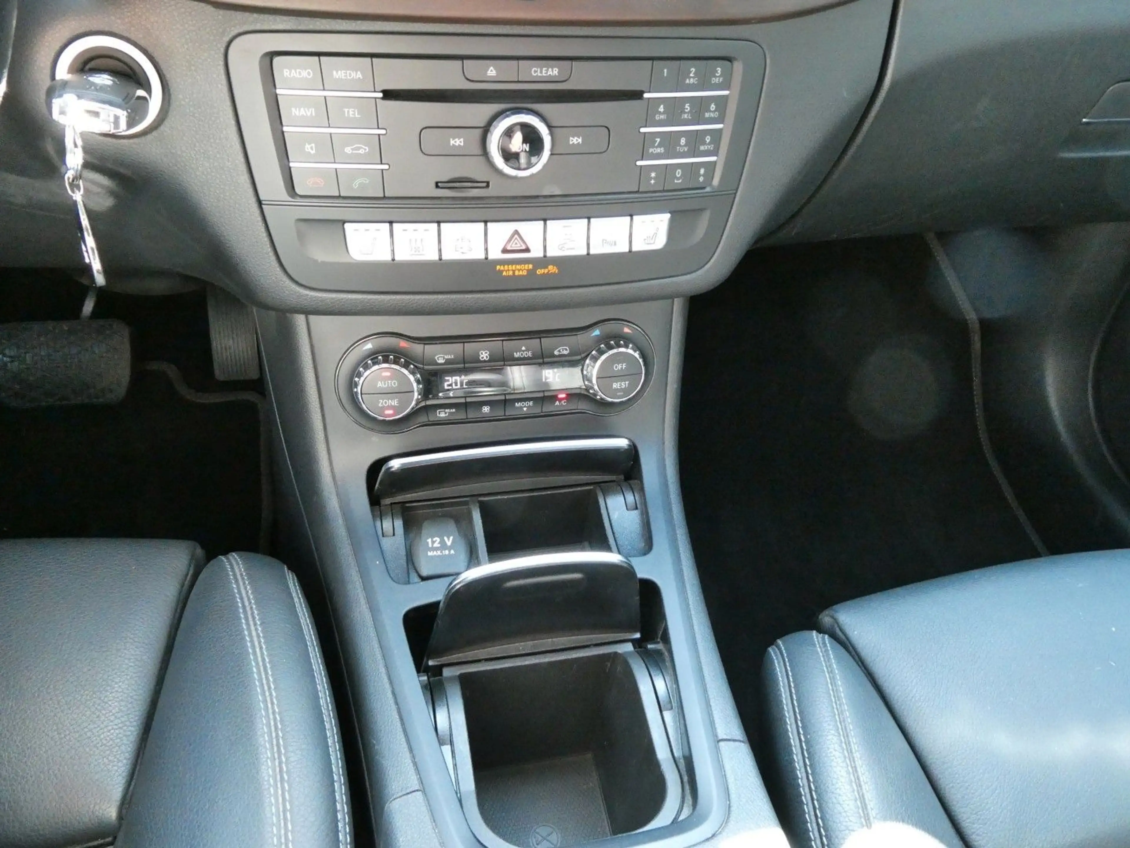 Mercedes-Benz B 250 B B 250 eDrive — photo 13