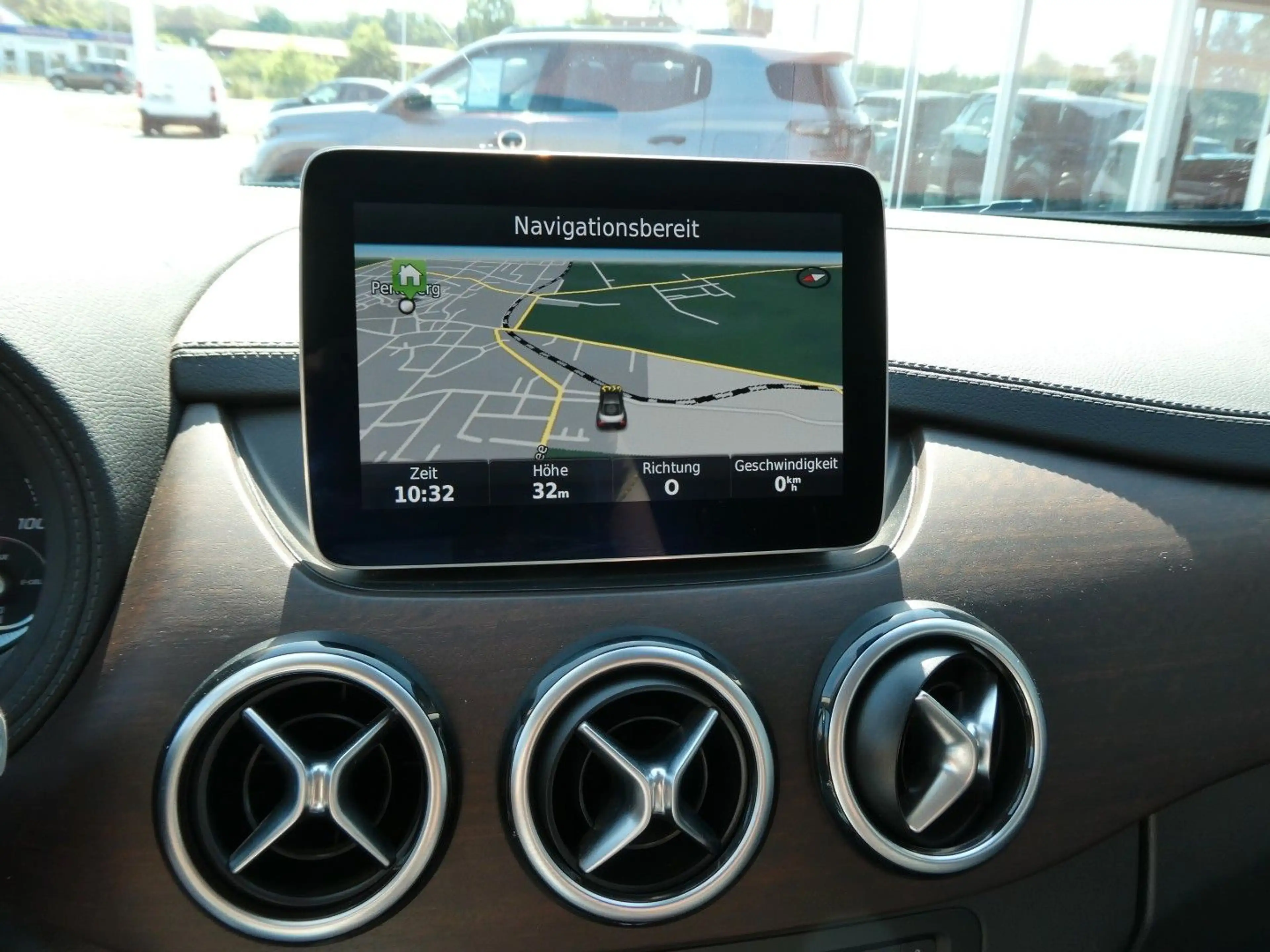 Mercedes-Benz B 250 B B 250 eDrive — photo 12