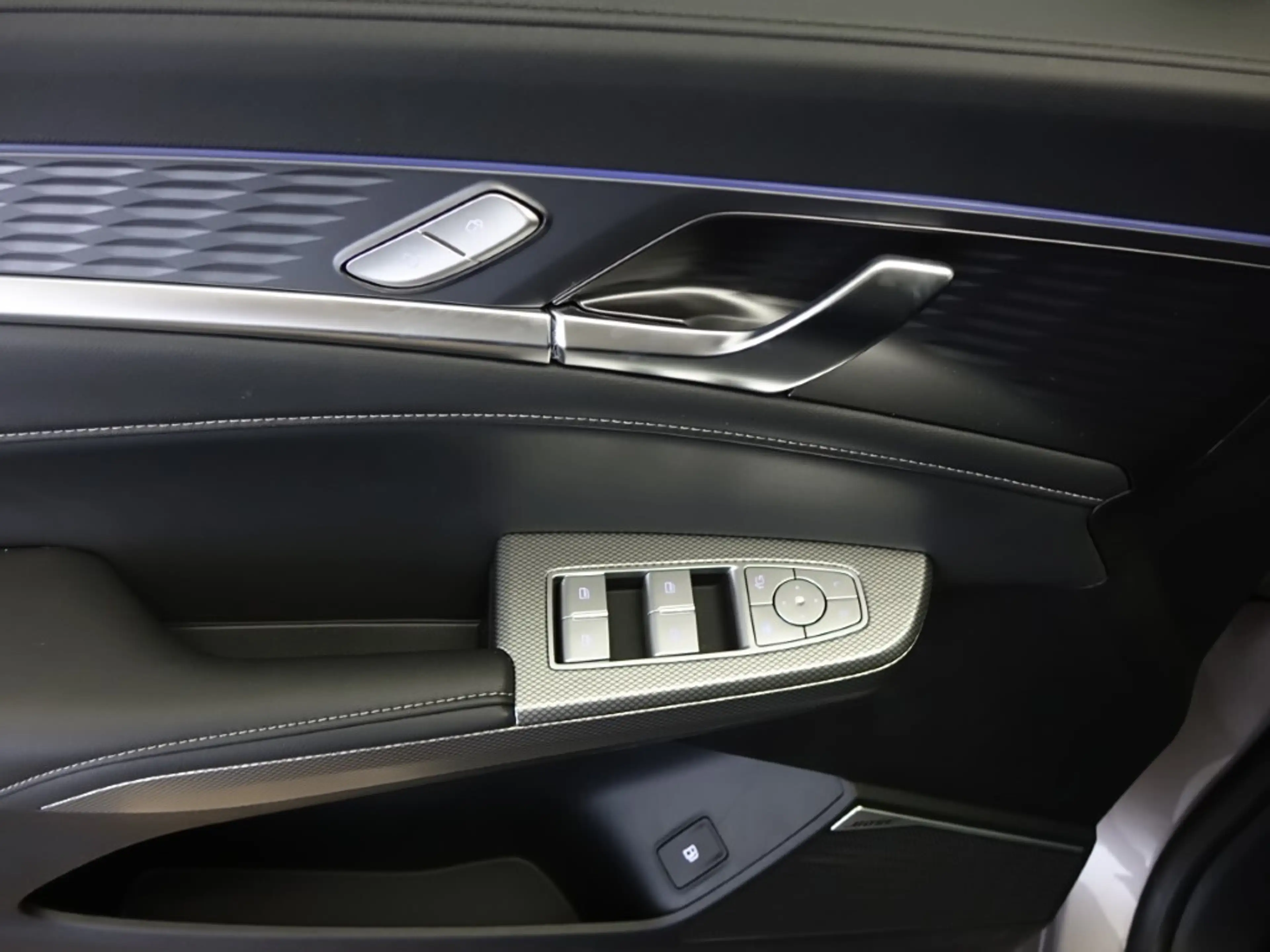MG MGS9 1,5 PHEV Premium *VOLLAUSSTATTUNG* — photo 8