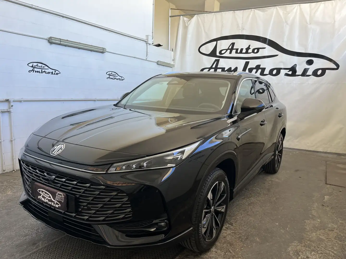 MG HS HS 1.5T-GDI AT Comfort TUA DA 279,00 EURO AL MESE Schwarz - 1