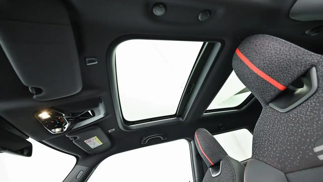 MINI Cooper S John Cooper Works Trim 22
