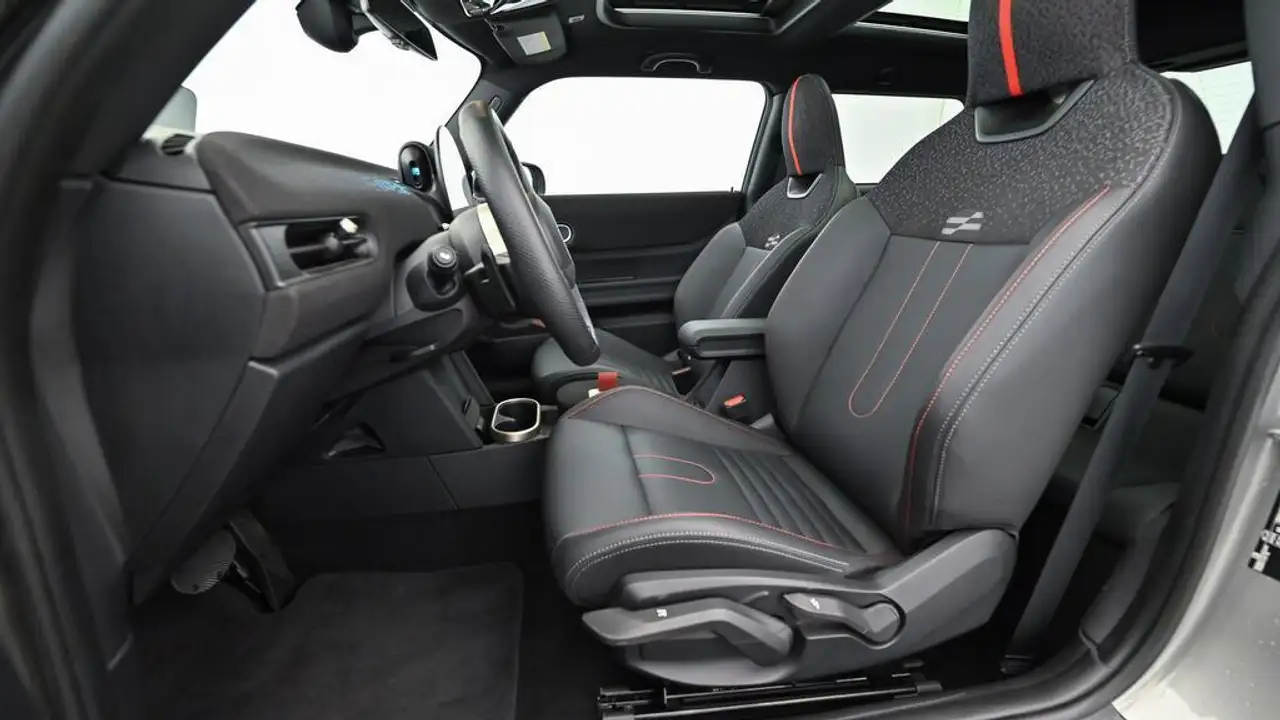 MINI Cooper S John Cooper Works Trim 21
