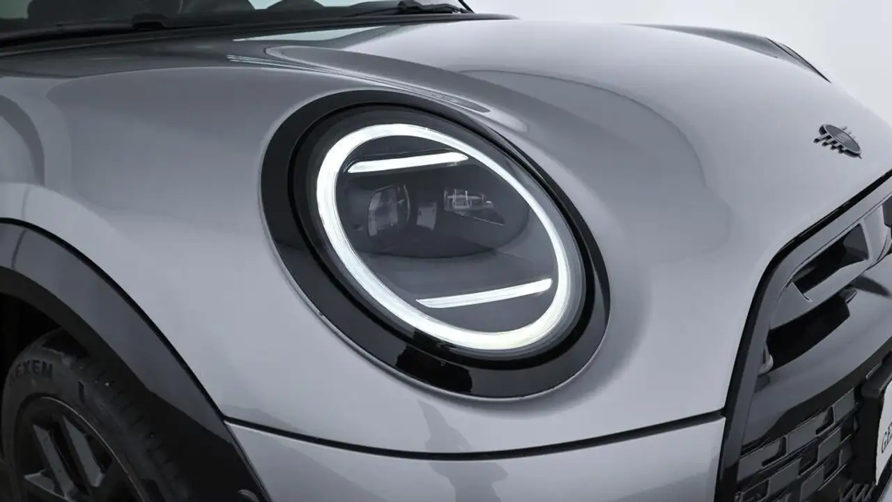 MINI Cooper S John Cooper Works Trim 19