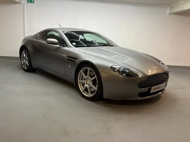 Aston Martin V8 4.3