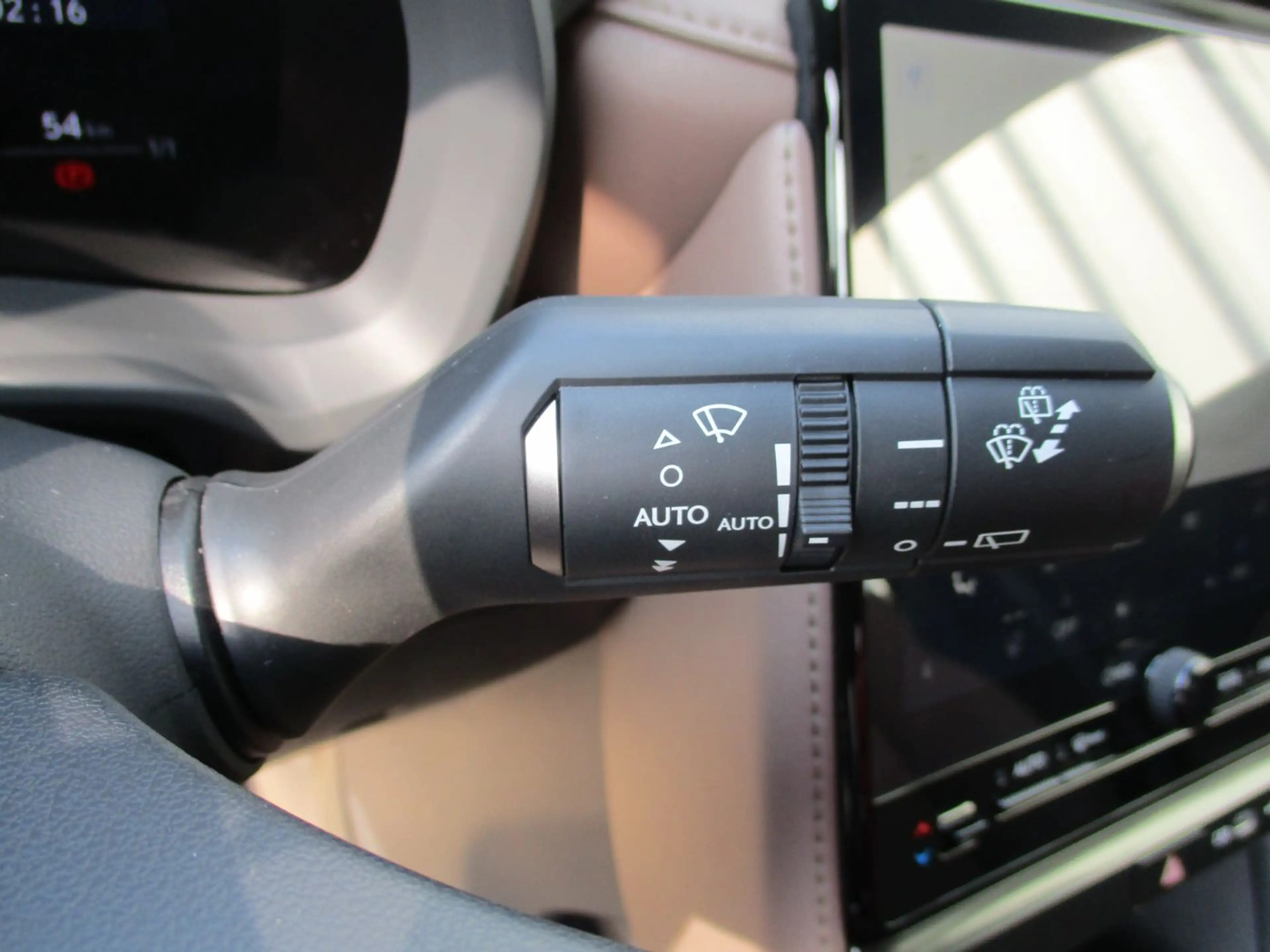 Lexus LBX 1.5 HEV 1.4kWh Elegant Aut. ACC+LED+Navi+SHZ — photo 15
