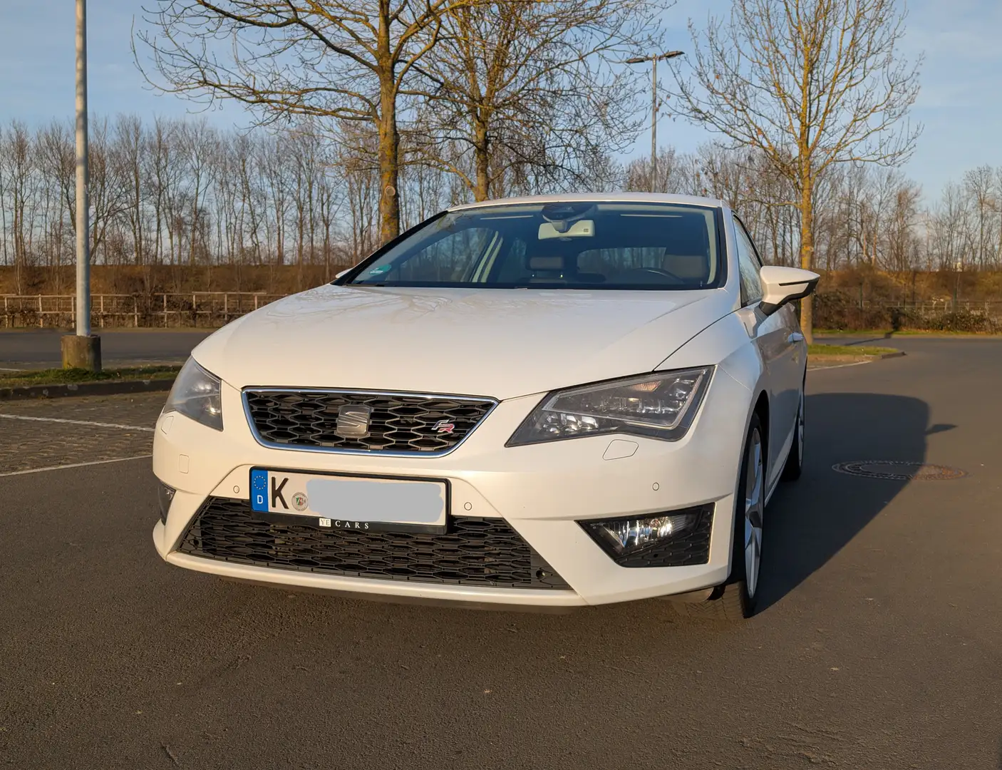 SEAT Leon Leon SC 1.4 TSI Start&Stop FR Weiß - 1