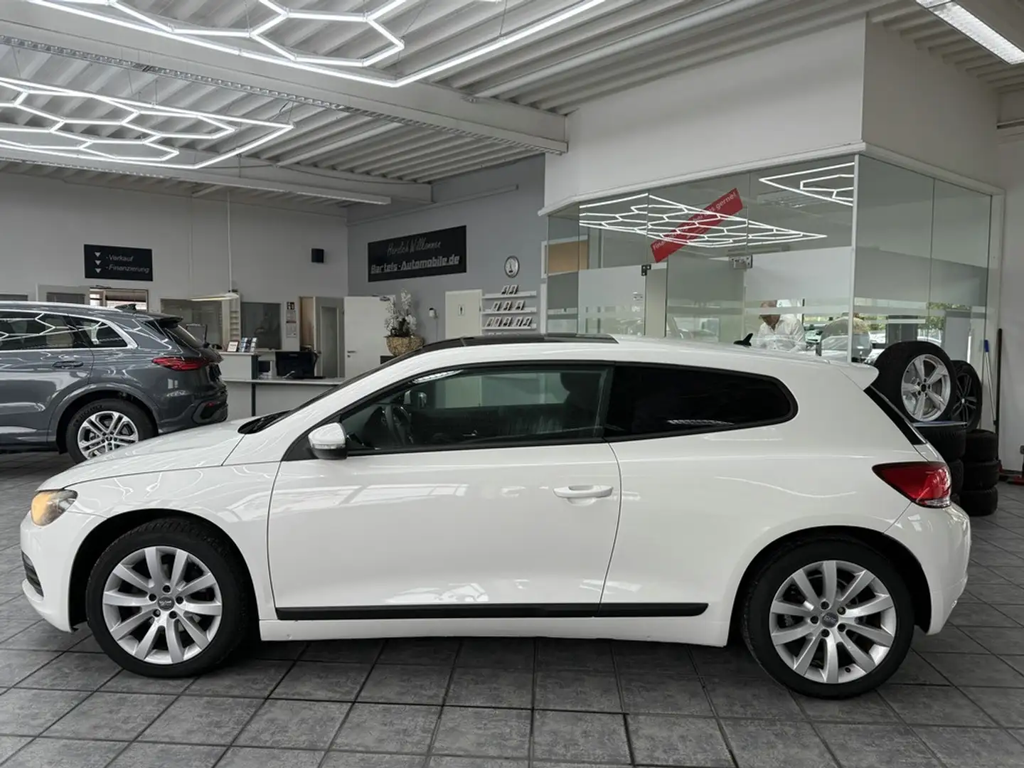 Volkswagen Scirocco 2.0 TDI, Klimaautomatik, Panorama, PDC Weiß - 2