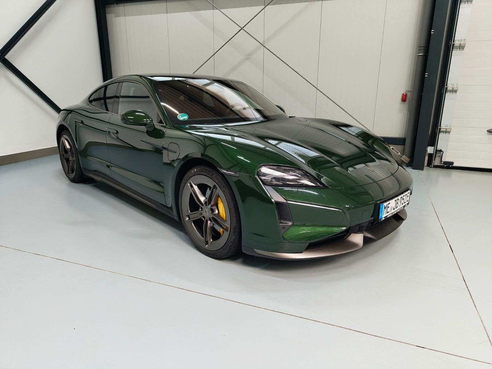 Second hand Porsche Taycan 