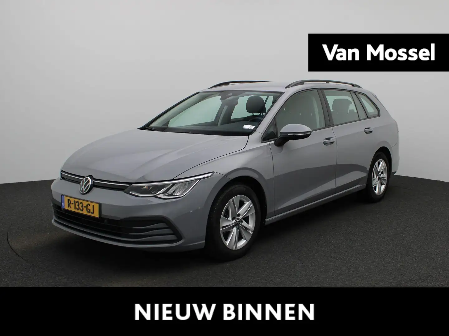Volkswagen Golf Variant 1.0 eTSI Life AUTOMAAT | Navigatie | Parkeersensor Grijs - 1