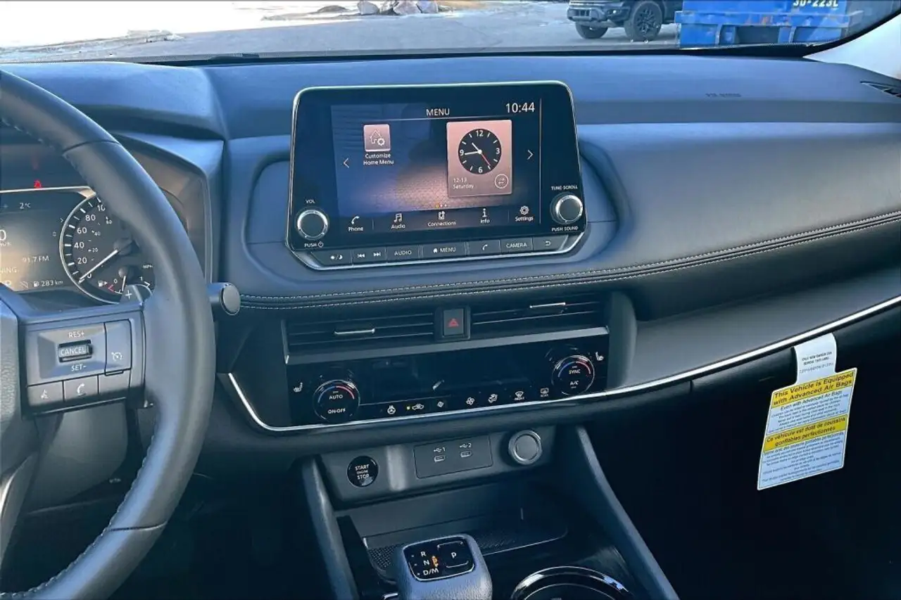 Nissan Rogue снимка Nissan Rogue
