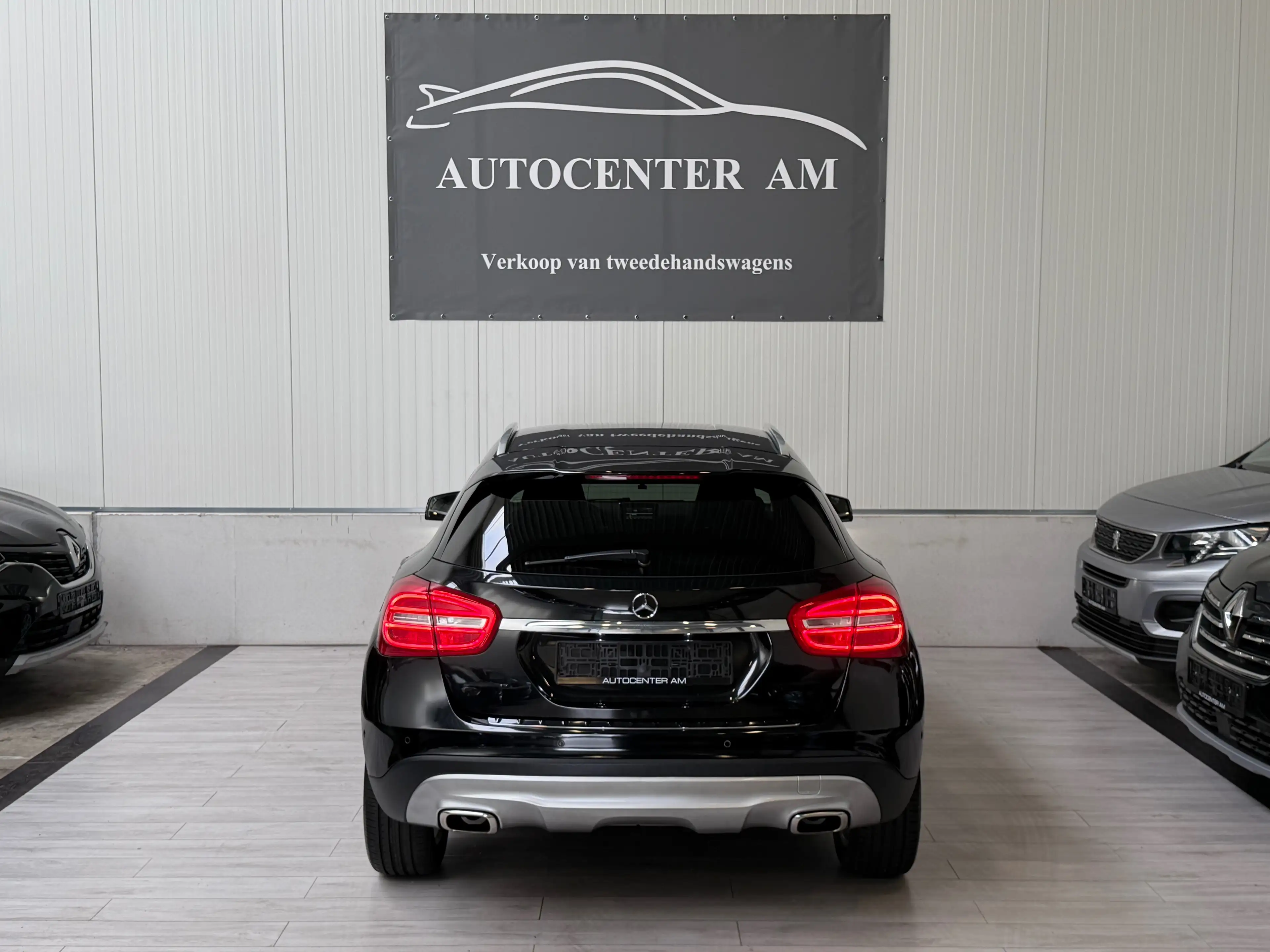 Mercedes-Benz GLA 180 GLA 180 1.6i LED* Navi* Leder — photo 6