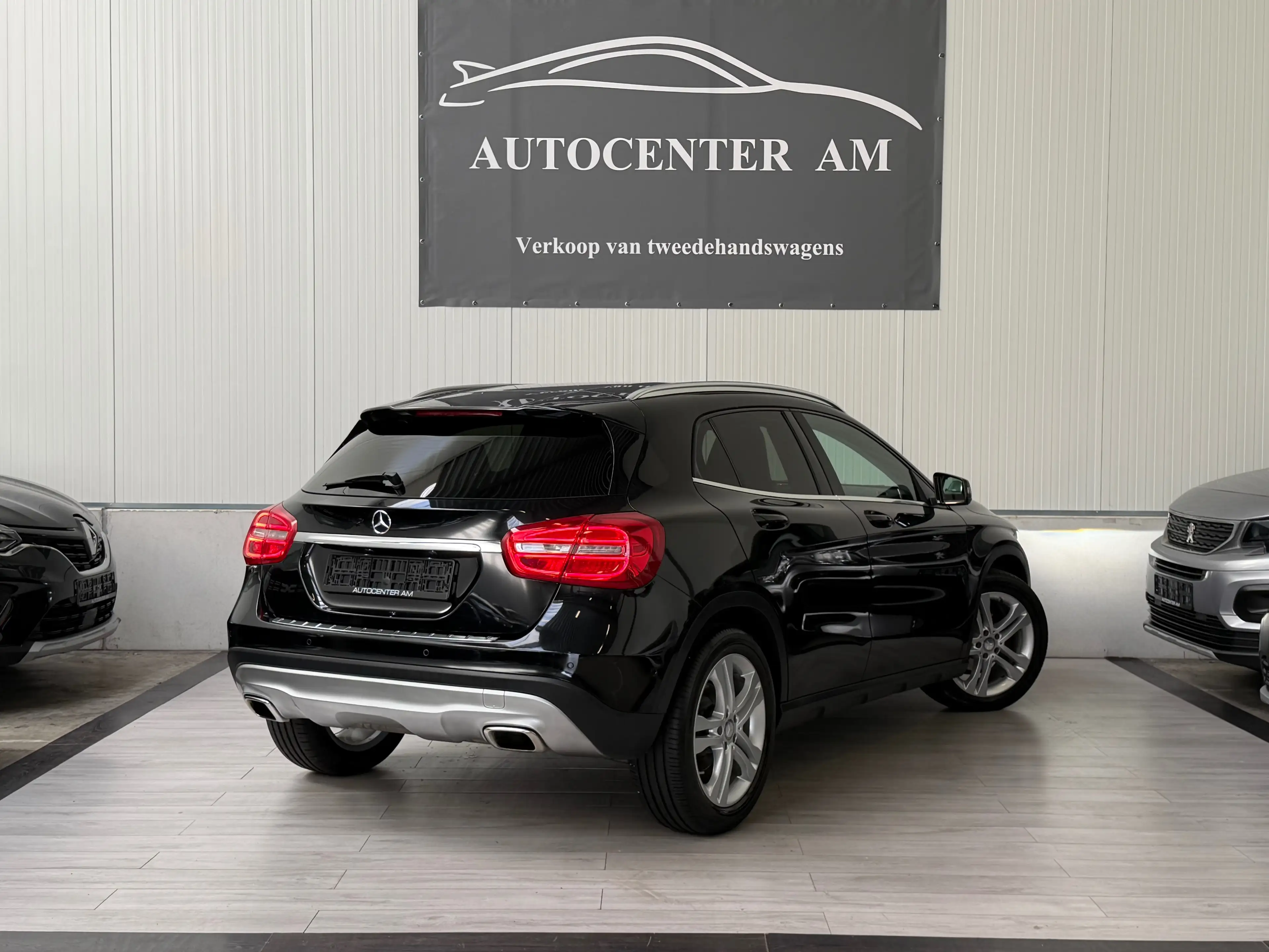 Mercedes-Benz GLA 180 GLA 180 1.6i LED* Navi* Leder — photo 7