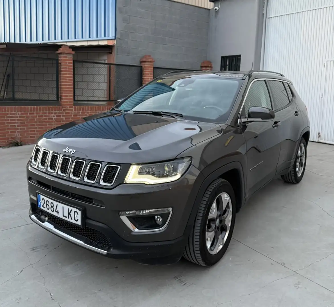 Jeep Compass 2.0 Mjt Limited AWD ATX Aut. 103kW Hnědá - 2