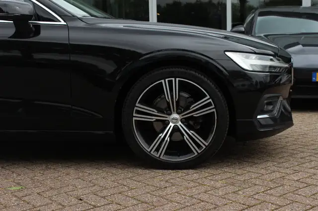 Volvo V60 view 14