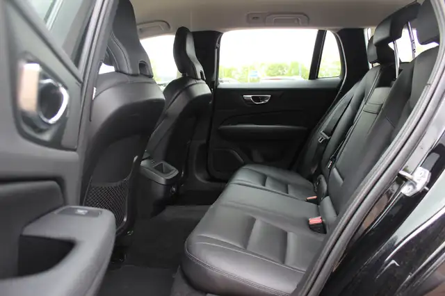 Volvo V60 view 11