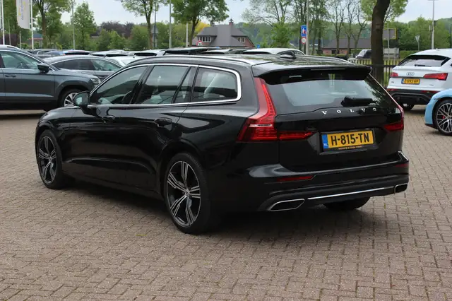 Volvo V60 view 3