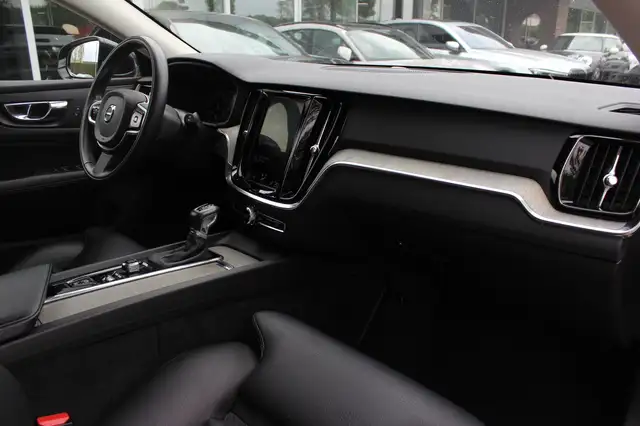 Volvo V60 view 13