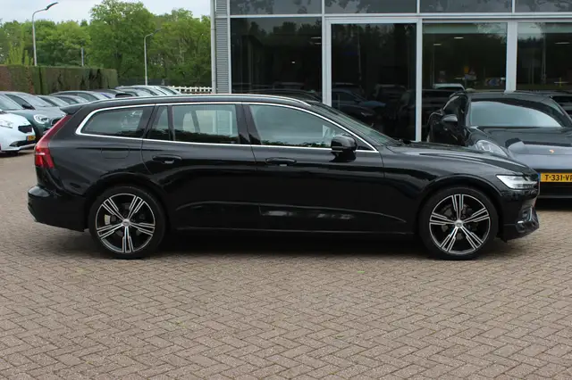 Volvo V60 view 5