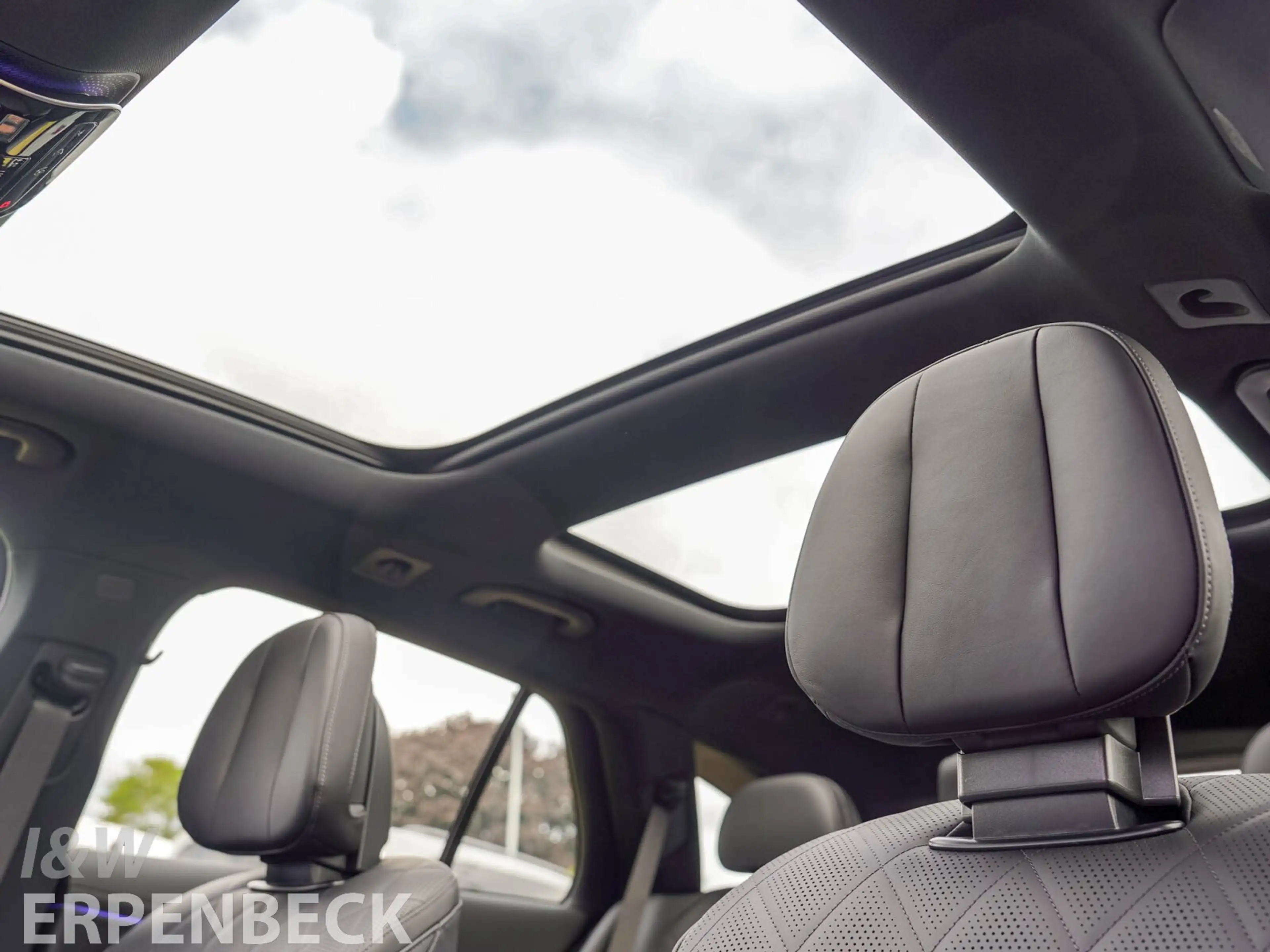 Mercedes-Benz E 450 E 450 d 4MATIC T-Modell — photo 16