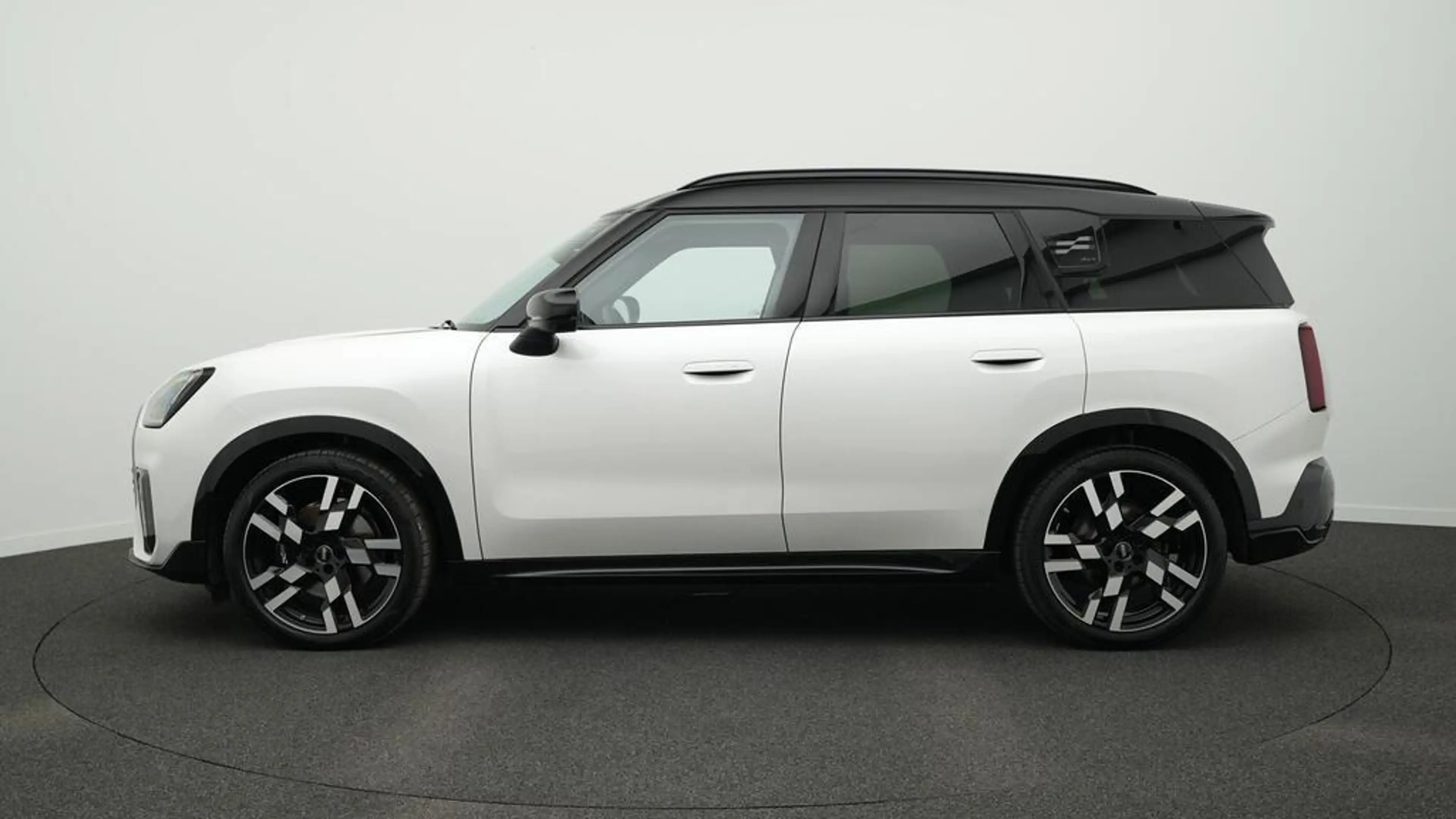 MINI Countryman S All4 John Cooper Works Trim — photo 3