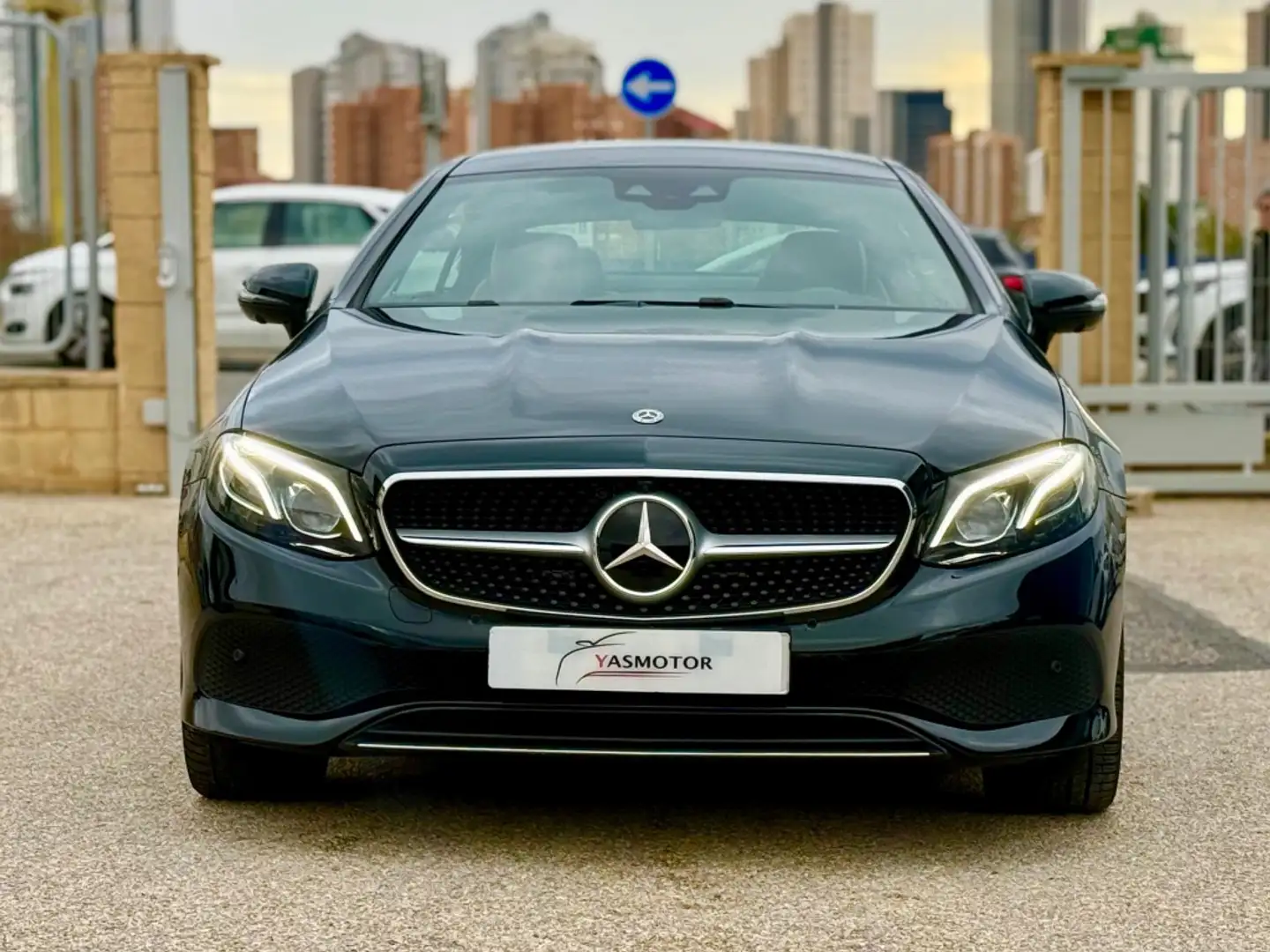 Mercedes-Benz E 350 Coupé 9G-Tronic Verde - 2