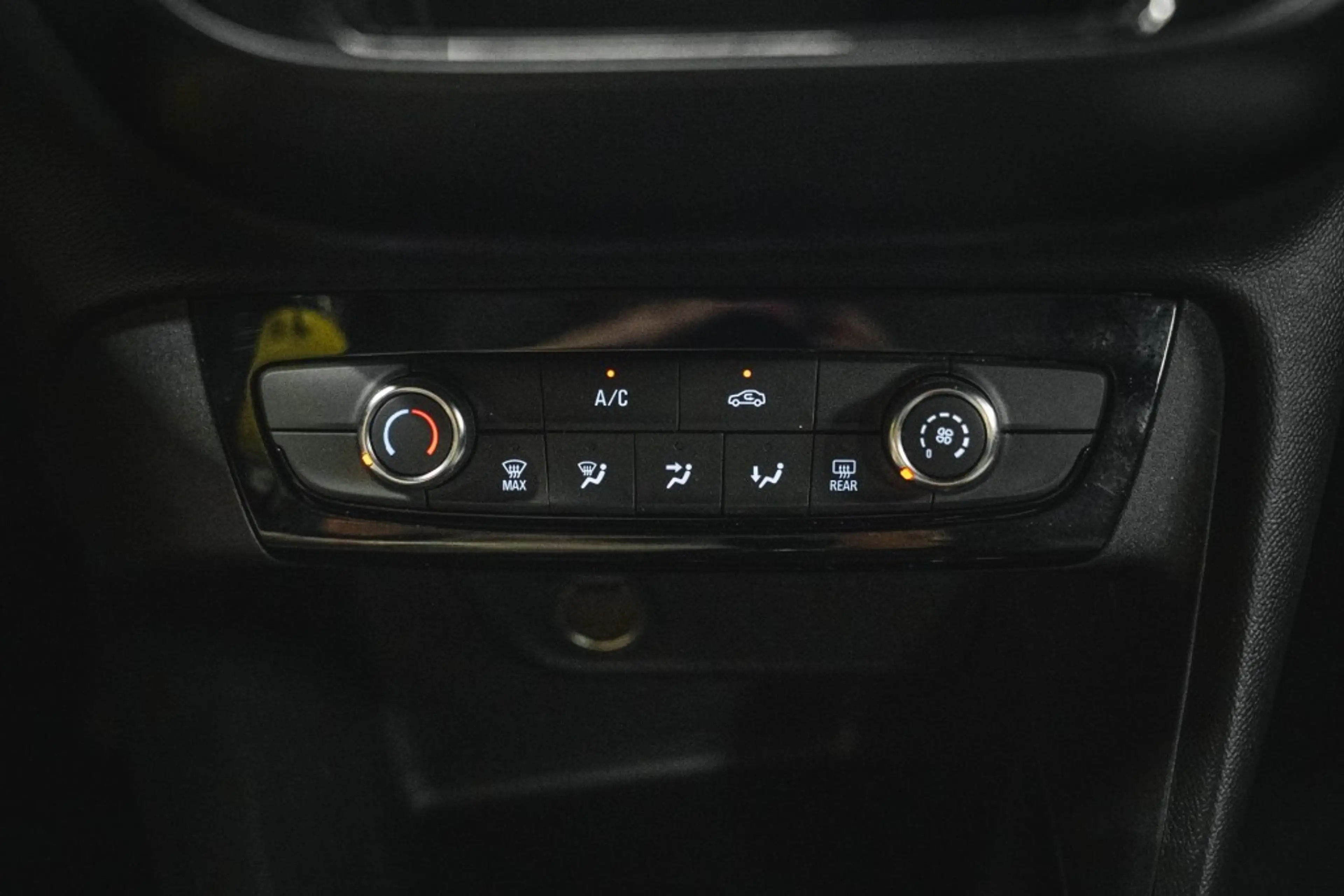 Opel Corsa 1.2 lane assist, bluetooth, sport — photo 16