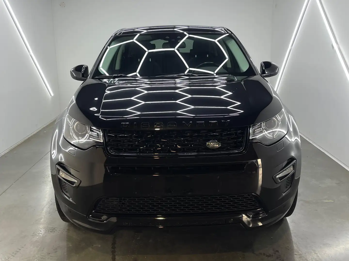 Land Rover Discovery Sport Discovery Sport TD4 Aut. SE Zwart - 2