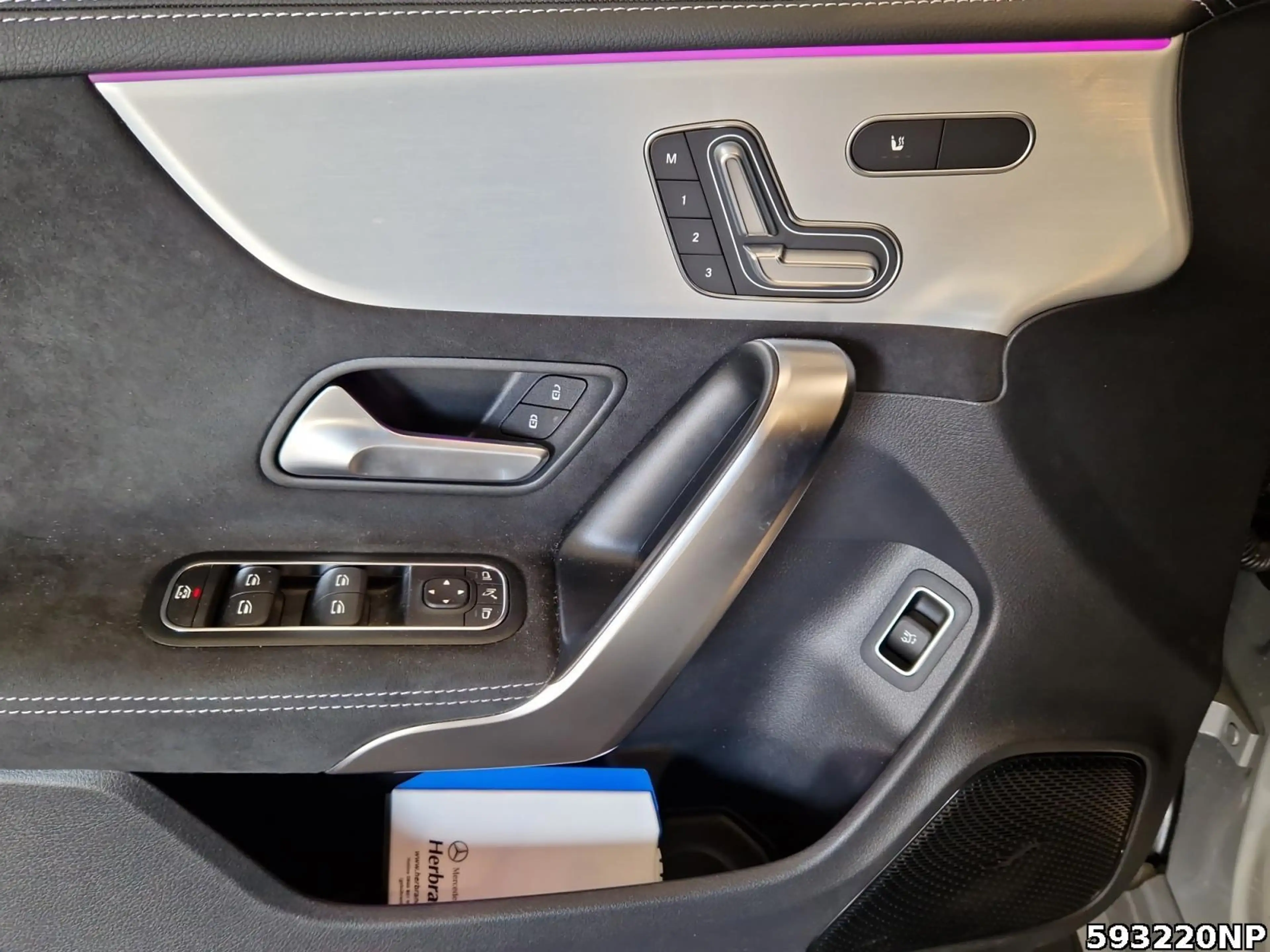 Mercedes-Benz CLA 200 SPECIAL-EDITION+STHZG+AHK+DISTRONIC — photo 13