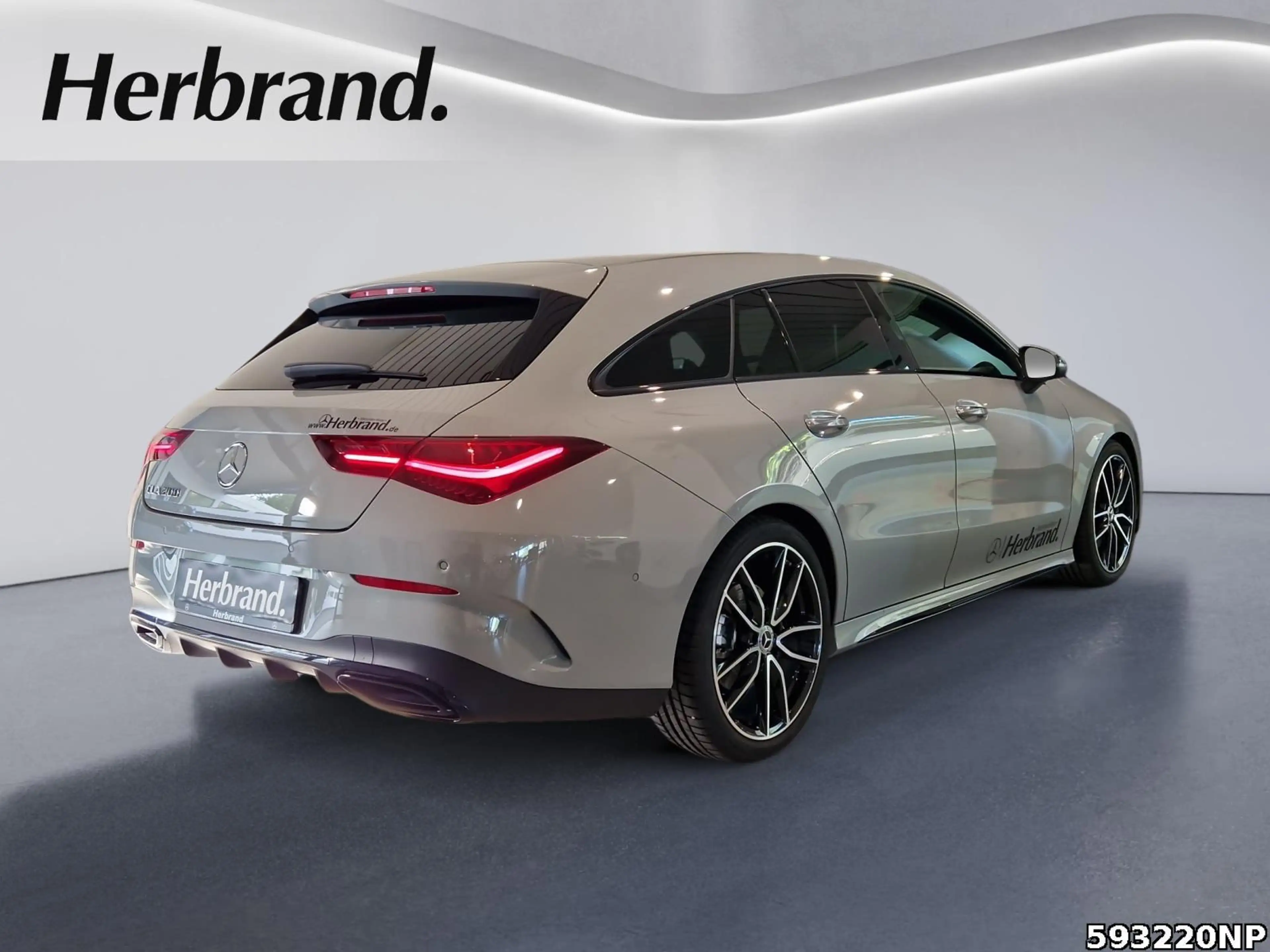 Mercedes-Benz CLA 200 SPECIAL-EDITION+STHZG+AHK+DISTRONIC — photo 3