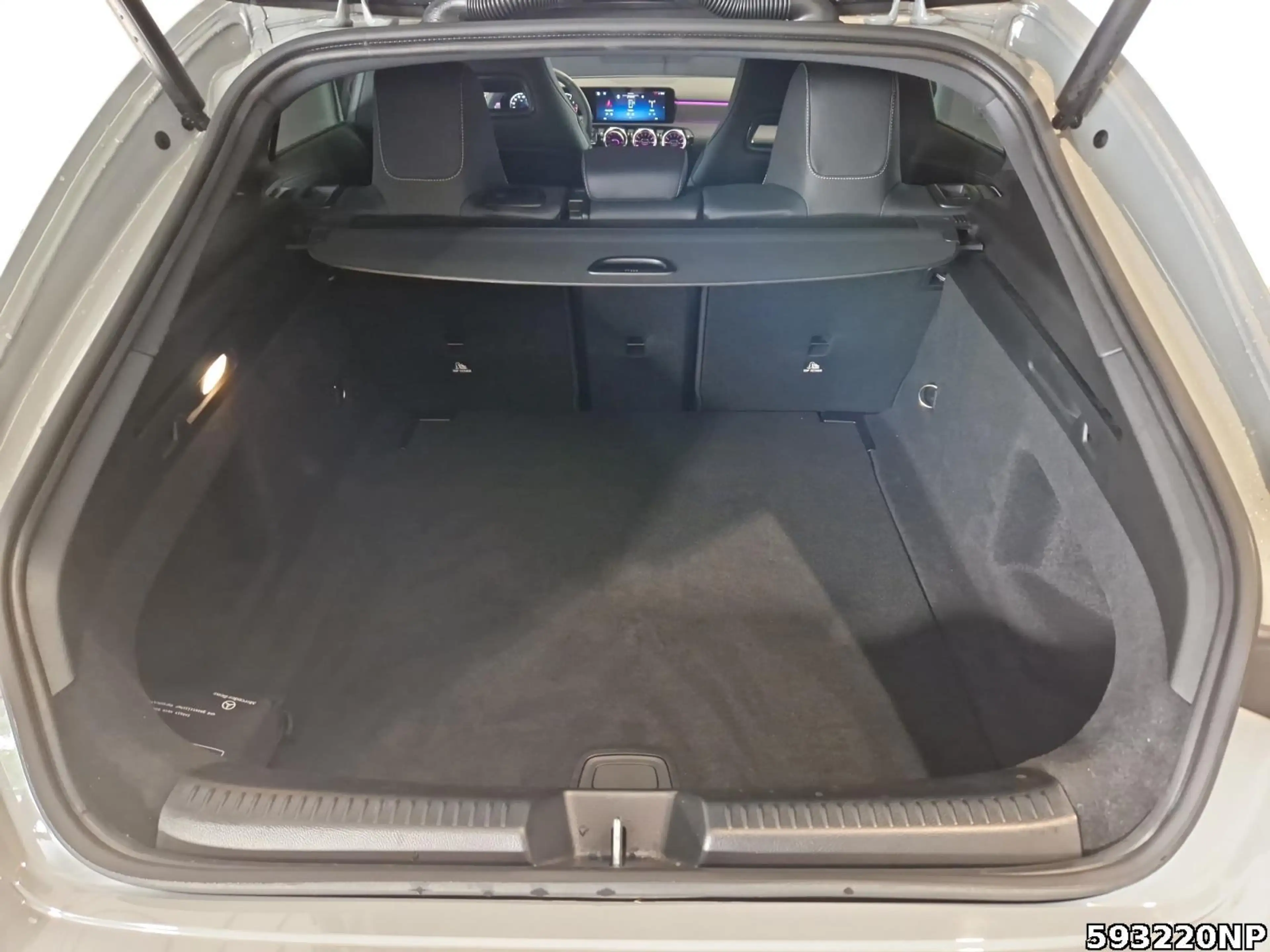 Mercedes-Benz CLA 200 SPECIAL-EDITION+STHZG+AHK+DISTRONIC — photo 6