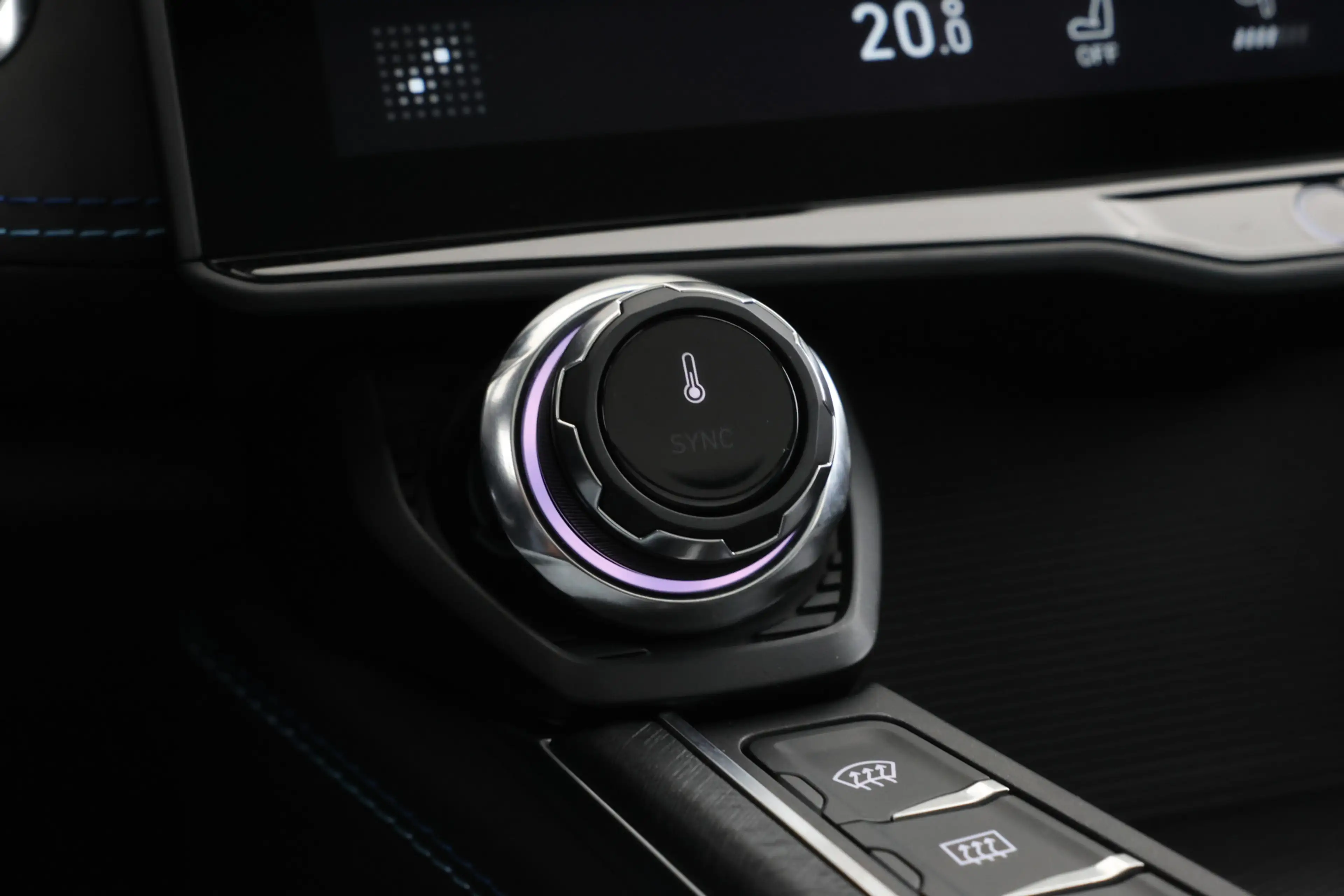 Lynk & Co 01 1.5 Panorama, Apple carplay, Zwarte hemel! — photo 32