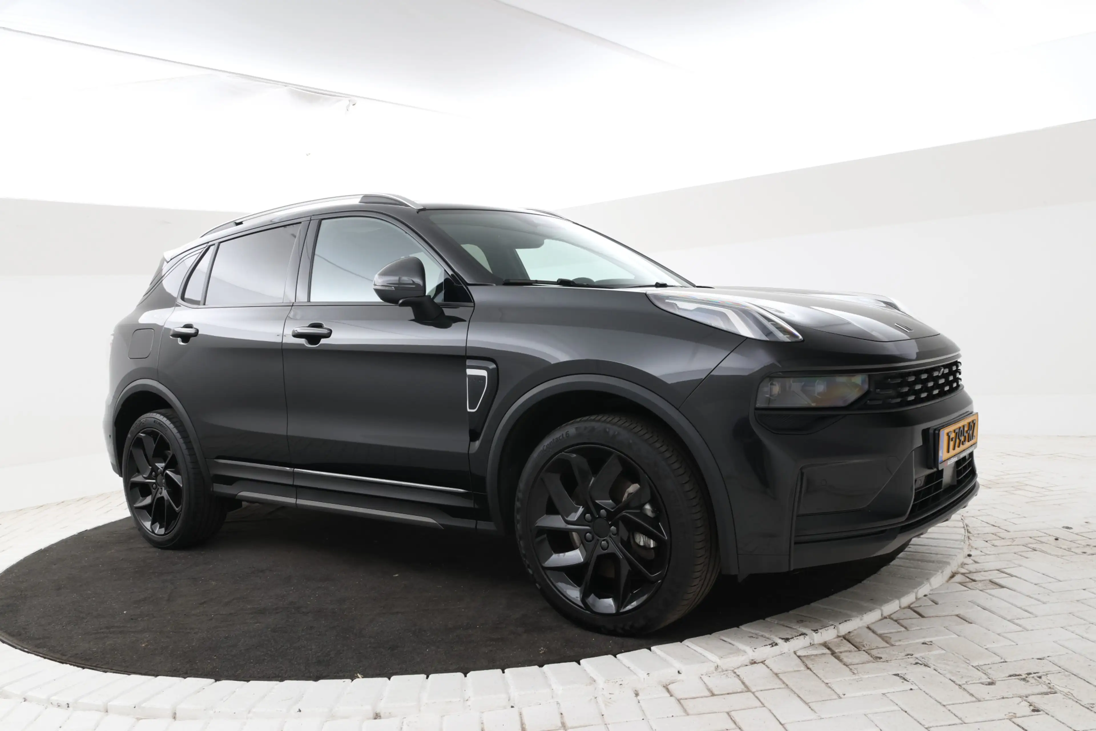 Lynk & Co 01 1.5 Panorama, Apple carplay, Zwarte hemel! — photo 4