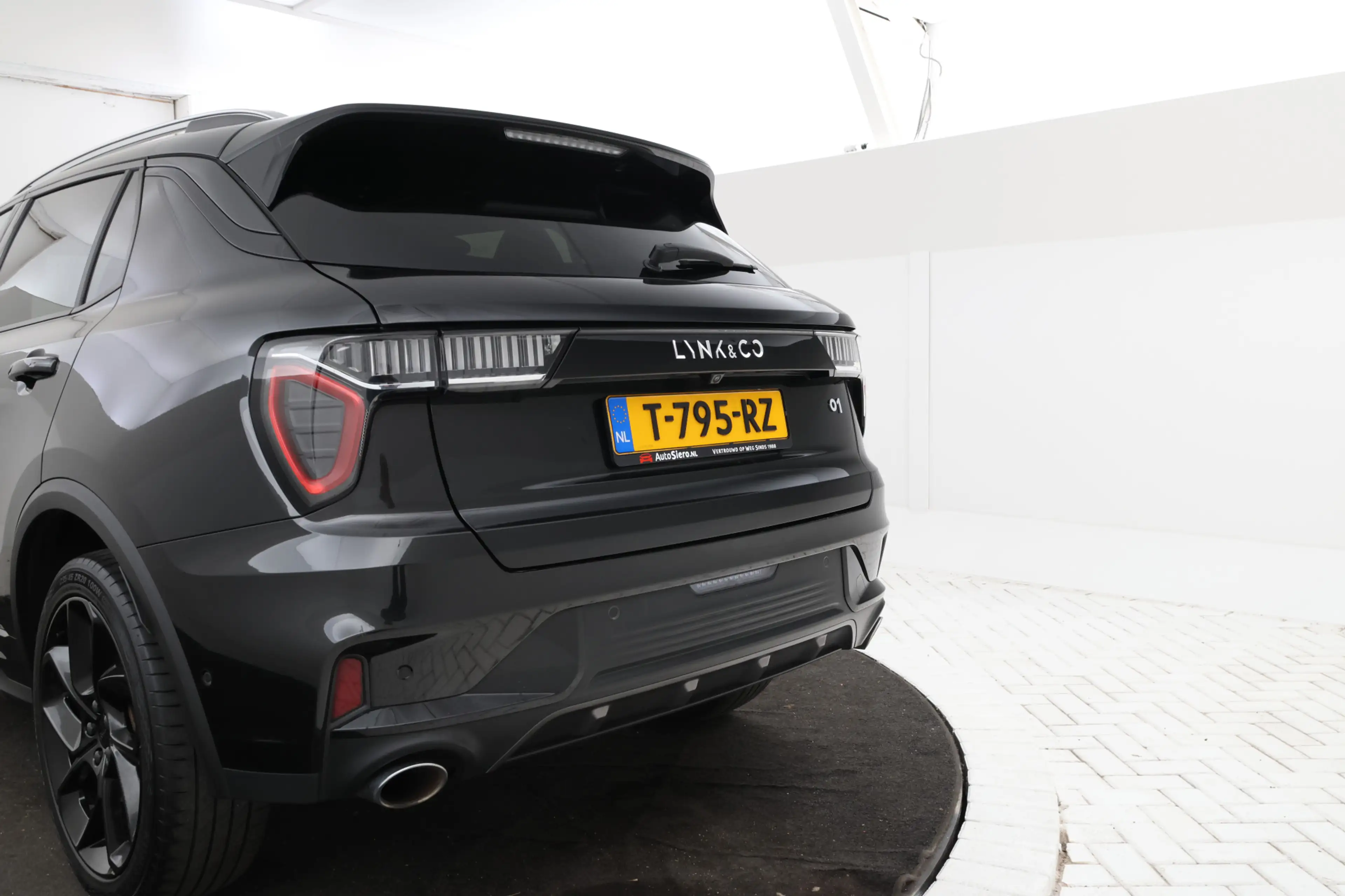 Lynk & Co 01 1.5 Panorama, Apple carplay, Zwarte hemel! — photo 10
