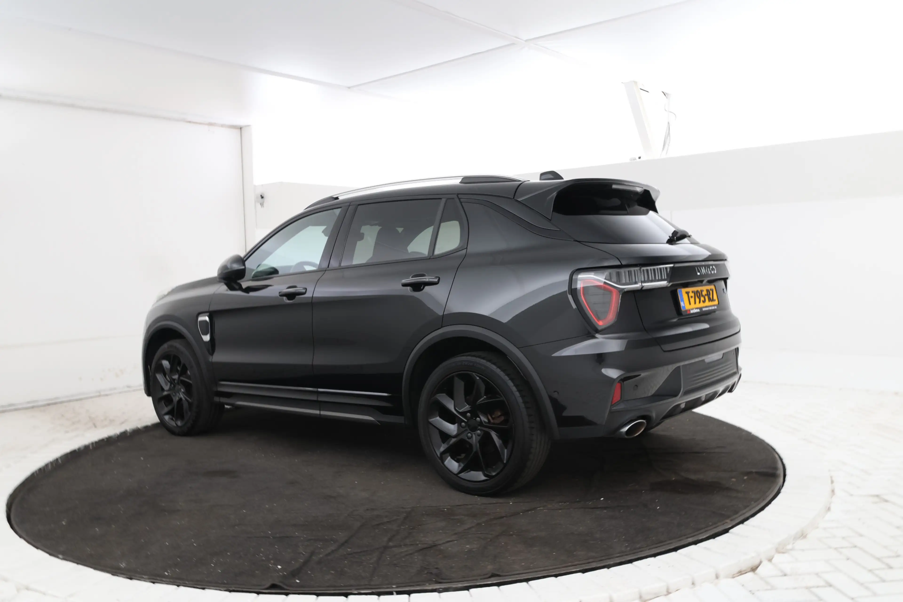 Lynk & Co 01 1.5 Panorama, Apple carplay, Zwarte hemel! — photo 2
