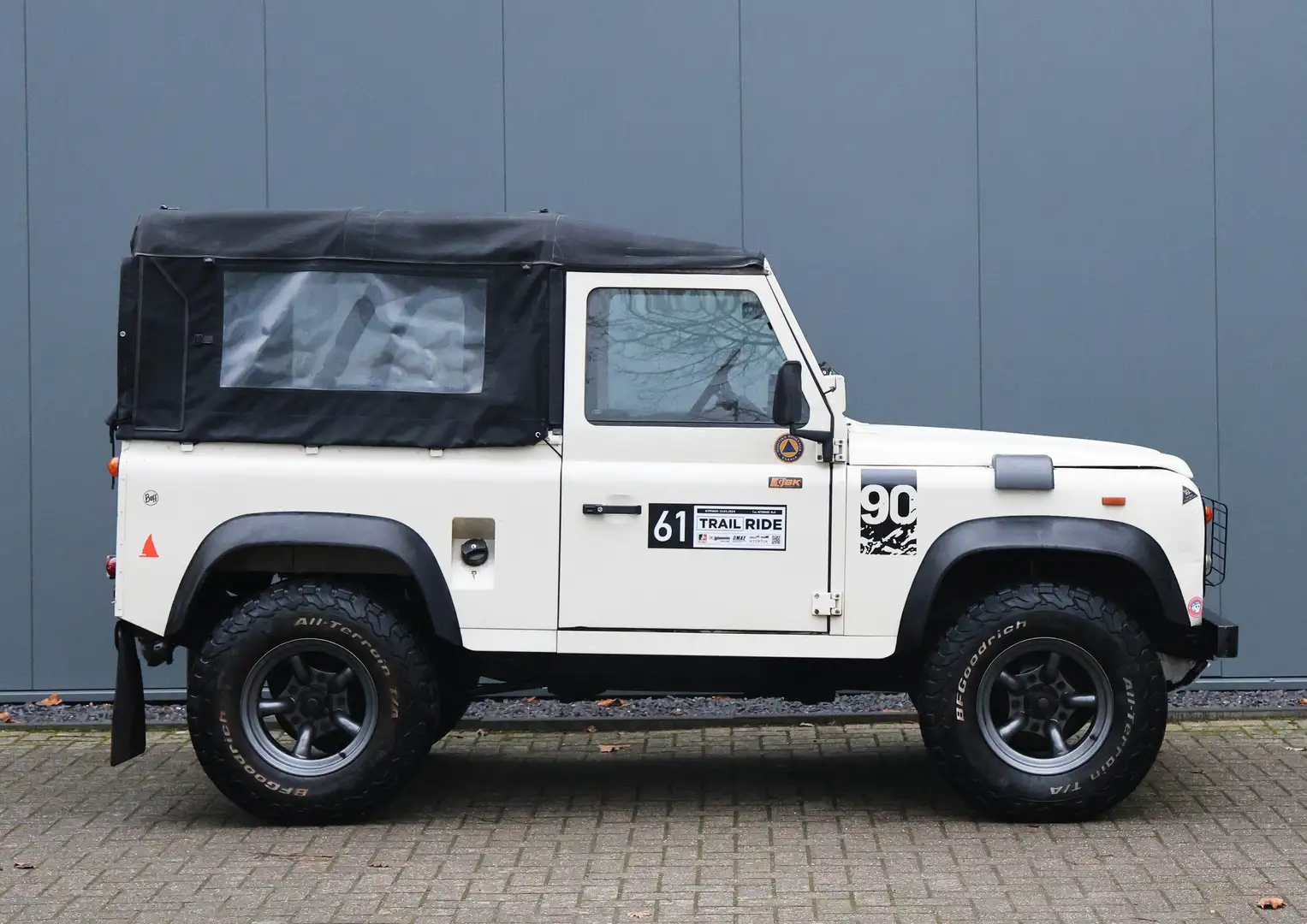 Land Rover Defender 90 Weiß - 1