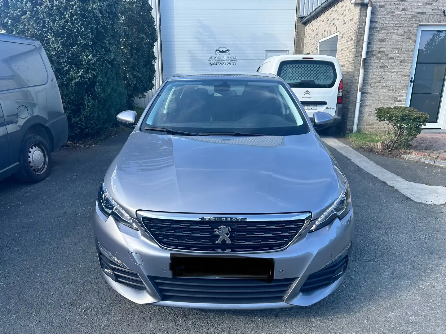 Peugeot 308 1.2  Active Grau - 2